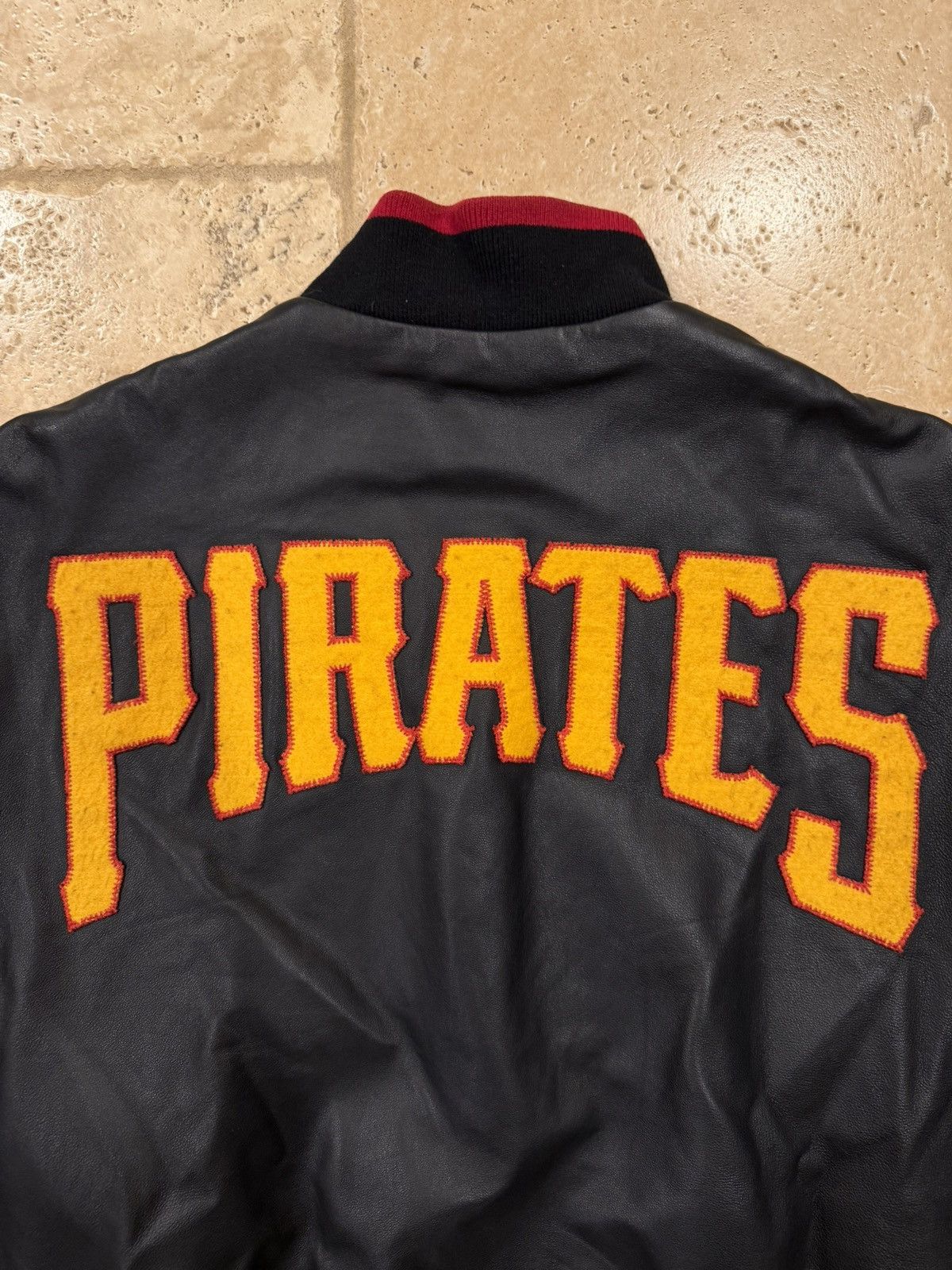 Gucci × MLB Gucci x MLB AW18 Pirates Black Leather Bomber Varsity Jacket Size US L / EU 52-54 / 3 - 17 Thumbnail