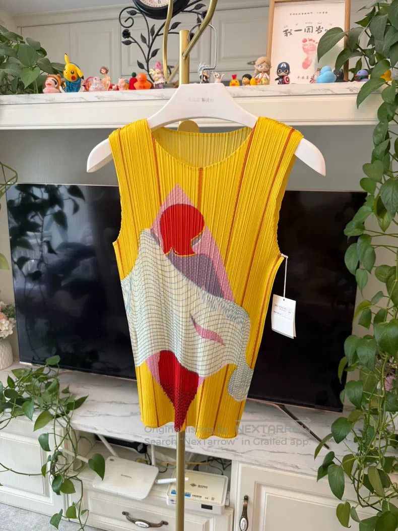 Issey Miyake Issey Miyake size:one size Aoyama Limited Yellow Illustrat Size XXS / US 00 / IT 34 - 2 Thumbnail