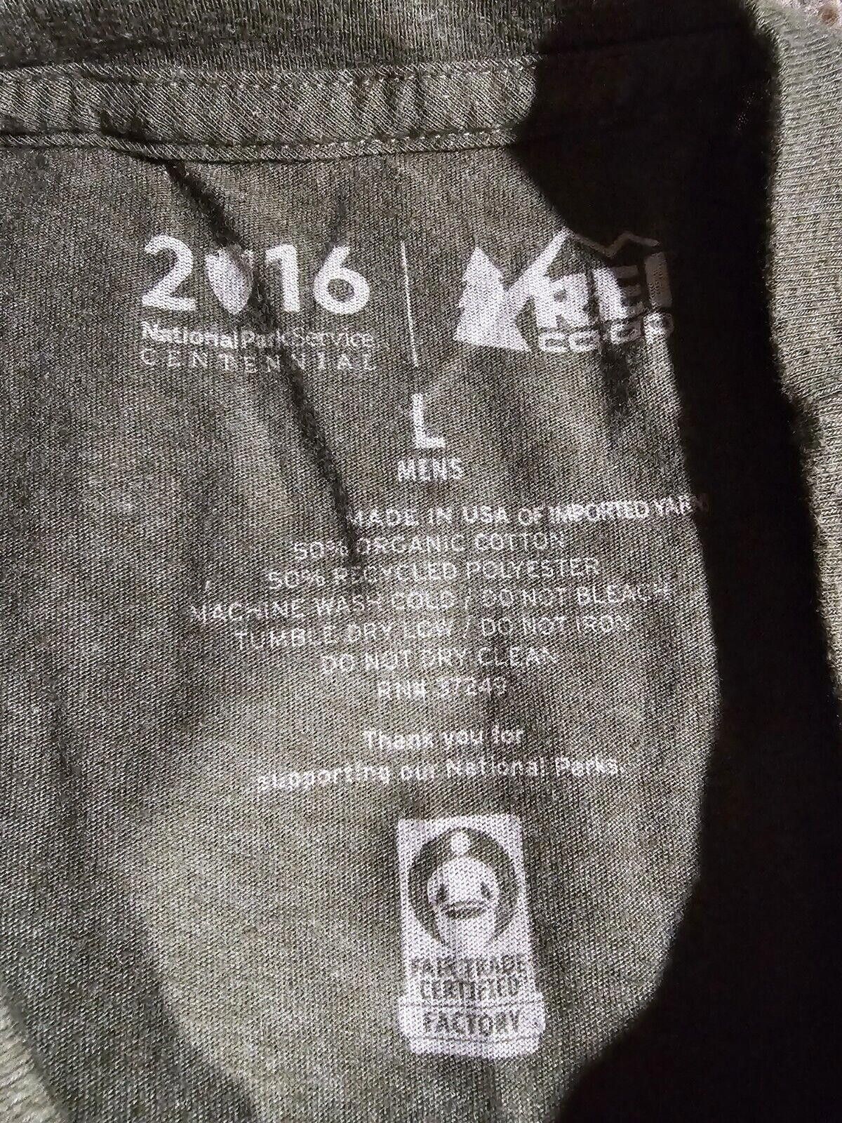 Costume National 2016 REI Centennial National Park Service Green L Tshirt Size US L / EU 52-54 / 3 - 3 Thumbnail
