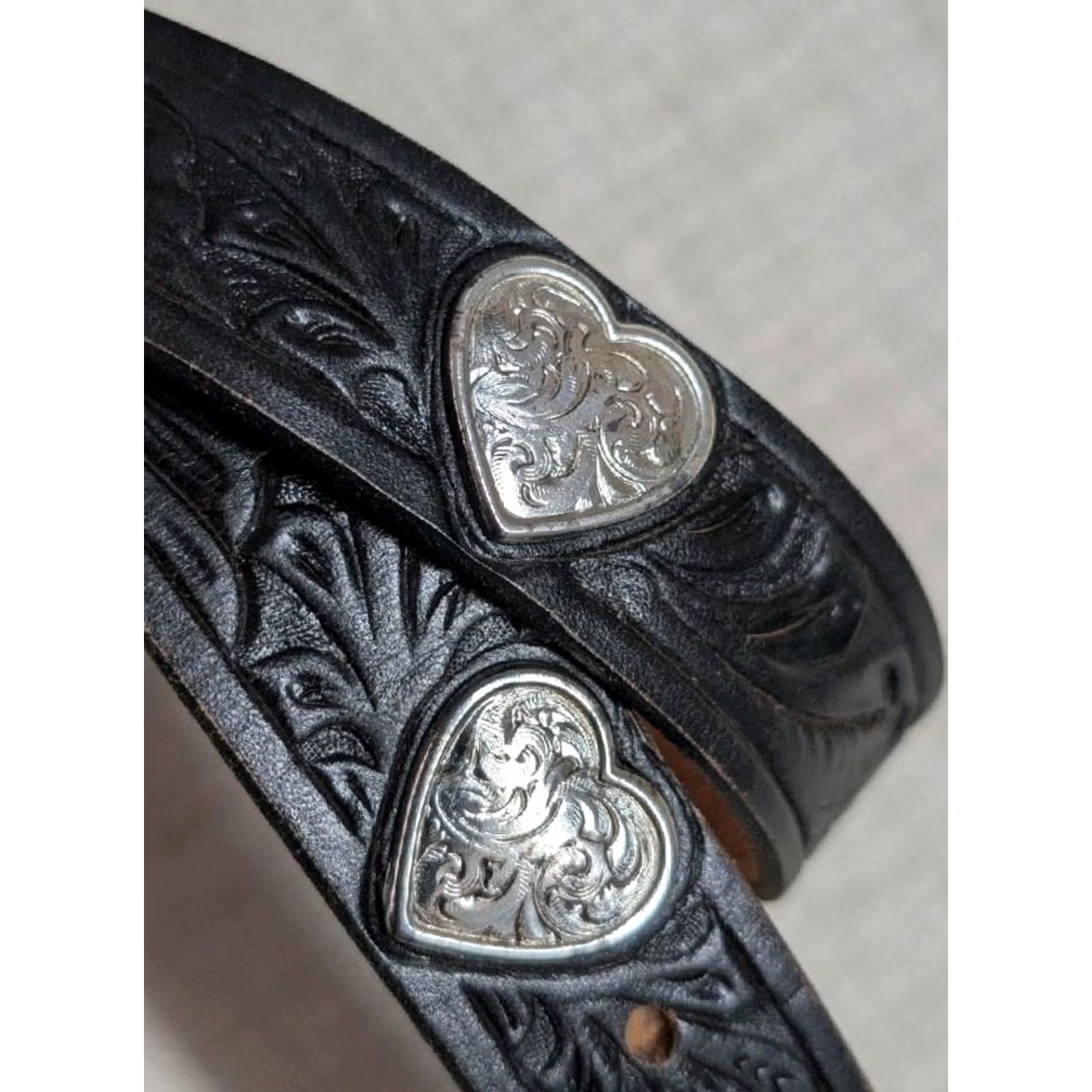 Vintage VINTAGE belt Justin western black tooled concho buckle 34 unisex adults USA made leather cowhide 1-1/4" tapered ends decay 90s style Mens Size 34 - 2 Thumbnail