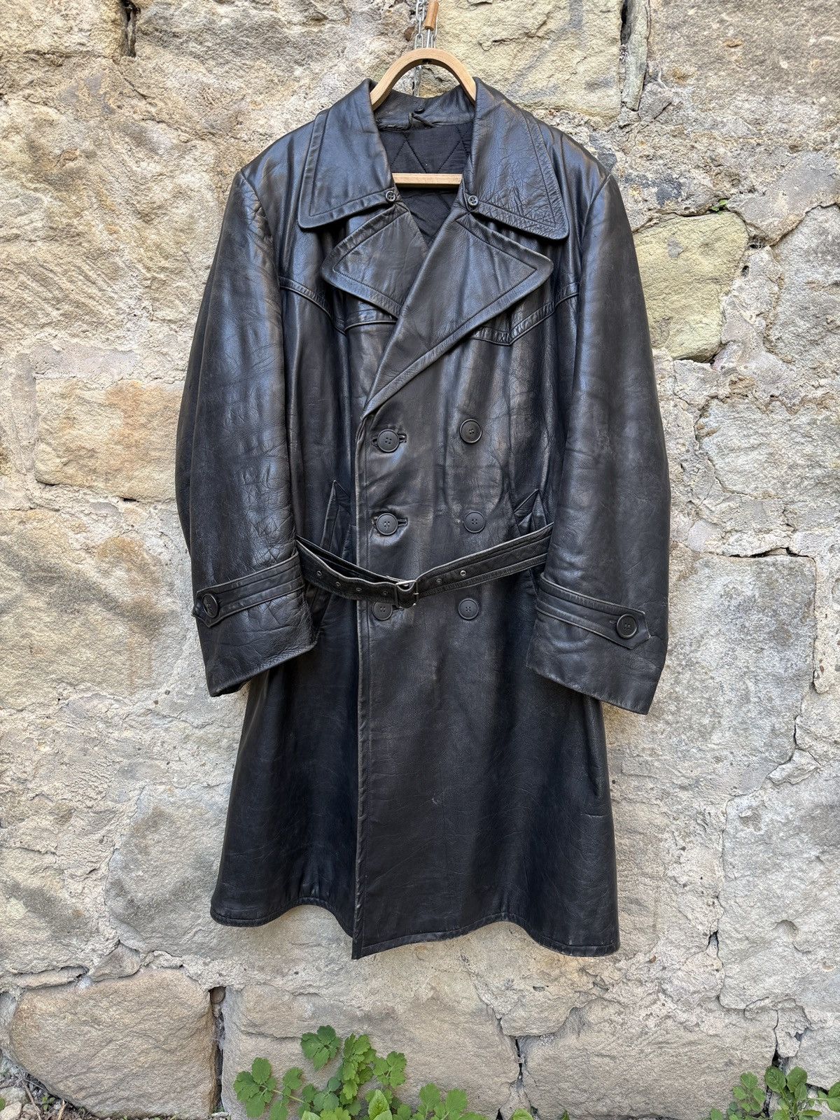 Vintage Retro Military WW2 German Luftwaffe Distressed Leather Coat Size US L / EU 52-54 / 3 - 1 Thumbnail