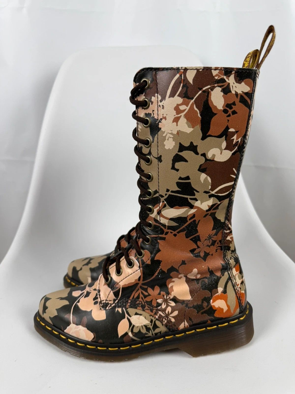 Dr. Martens Dr. Martens Cerys Boots Printed Genuine Leather size 37 Size US 8 / IT 38 - 3 Thumbnail
