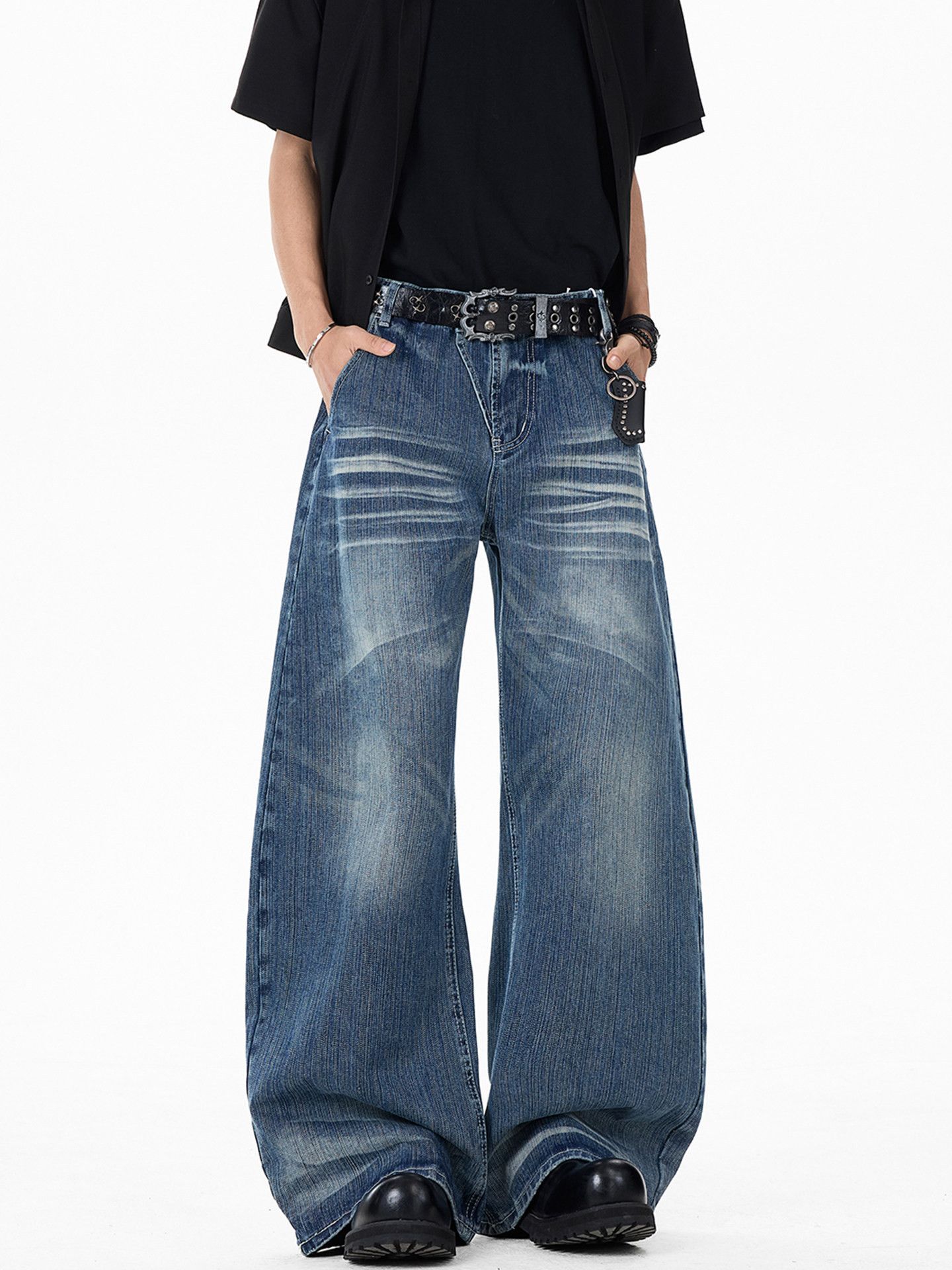 Vintage Men's High-Street Loose-Fit Washed Scythe Jeans Size US 32 / EU 48 - 1 Thumbnail