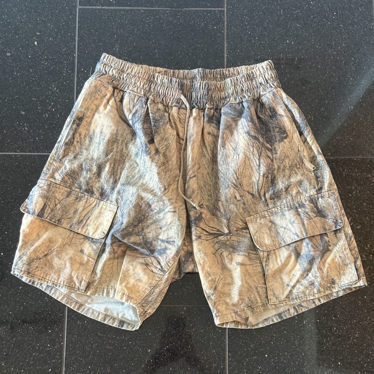 Yeezy Yeezy Season 4 Camo Shorts Size US 30 / EU 46 - 1 Thumbnail