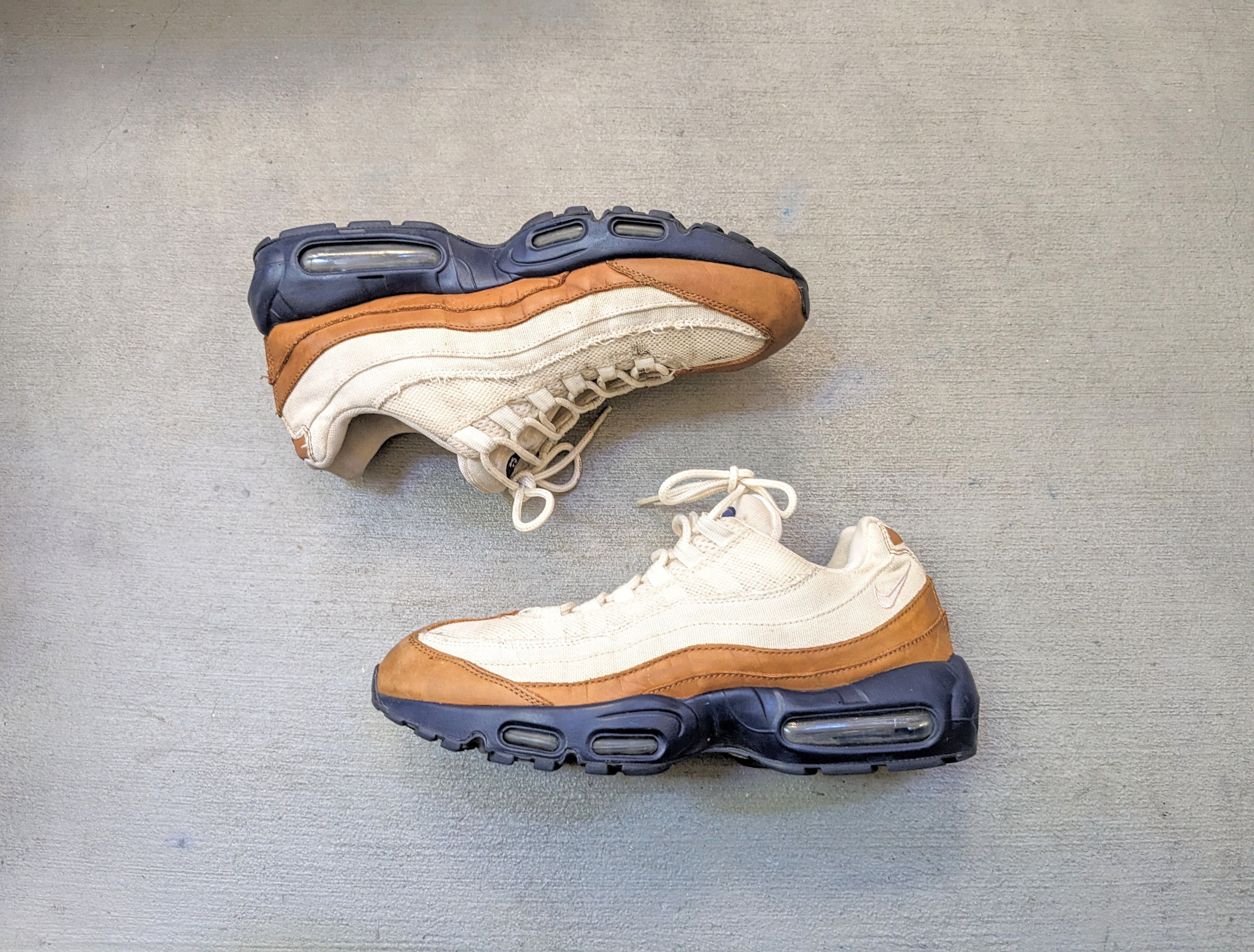 image of Nike Air Max 95 Premium Ale Brown Size 10.5 538416-200 Shoes in Beige Brown Navy Blue, Men's