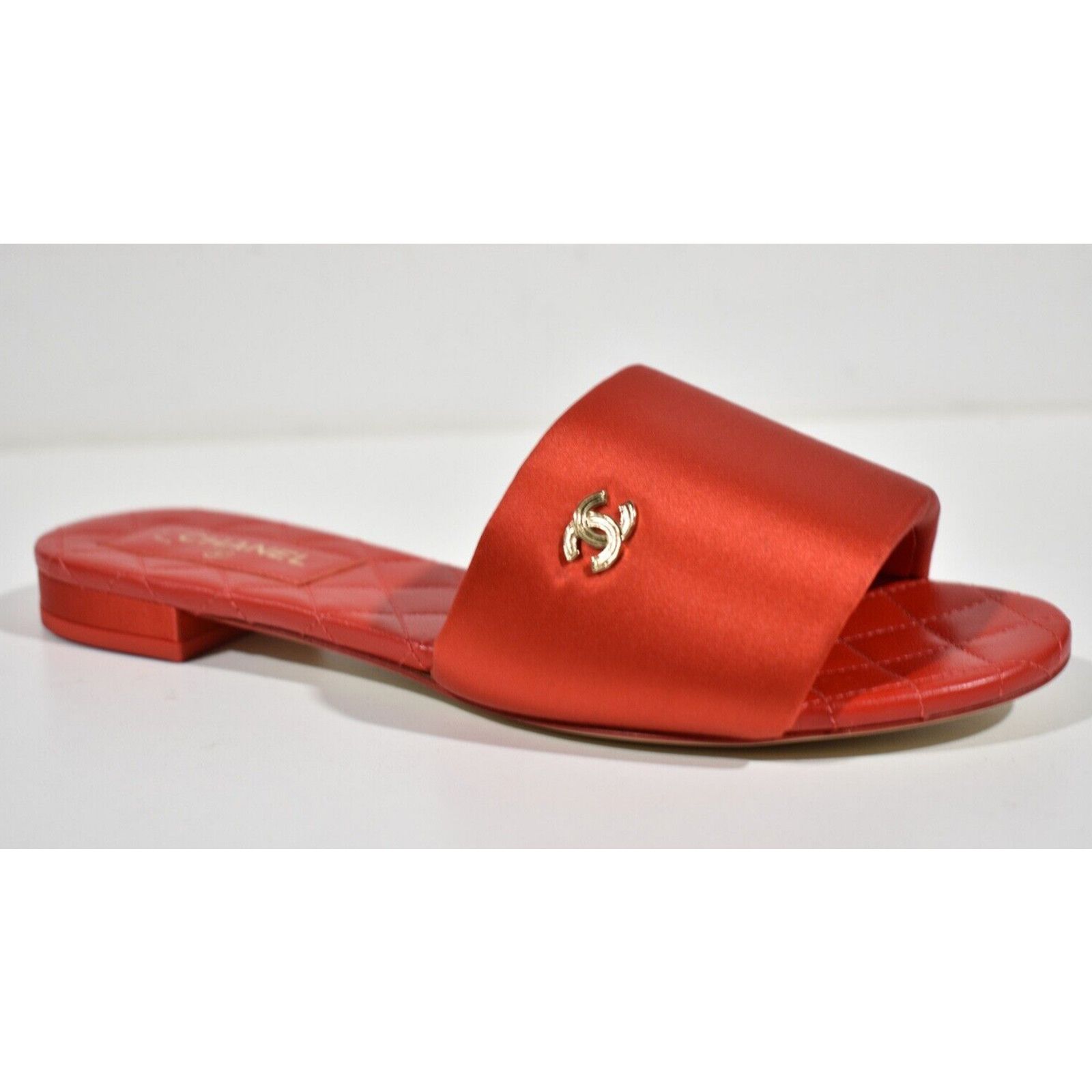 Chanel 22P CC Logo Quilted Leather Slide Mule Sandal Flop Flat 37 Size US 7 / IT 37 - 2 Thumbnail