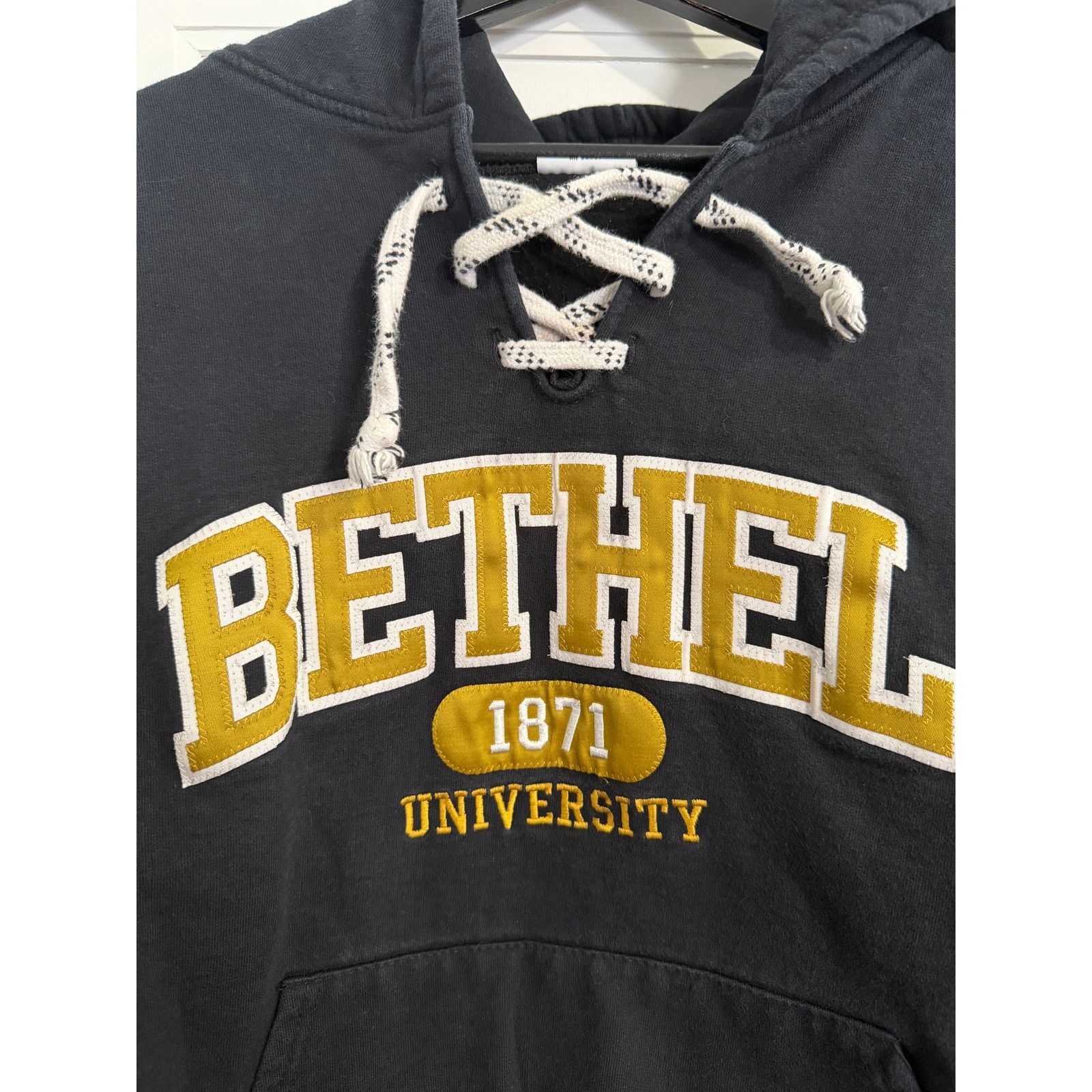 NCAA Bethel University Royals Hoodie Sweatshirt Size Medium Size US M / EU 48-50 / 2 - 2 Thumbnail