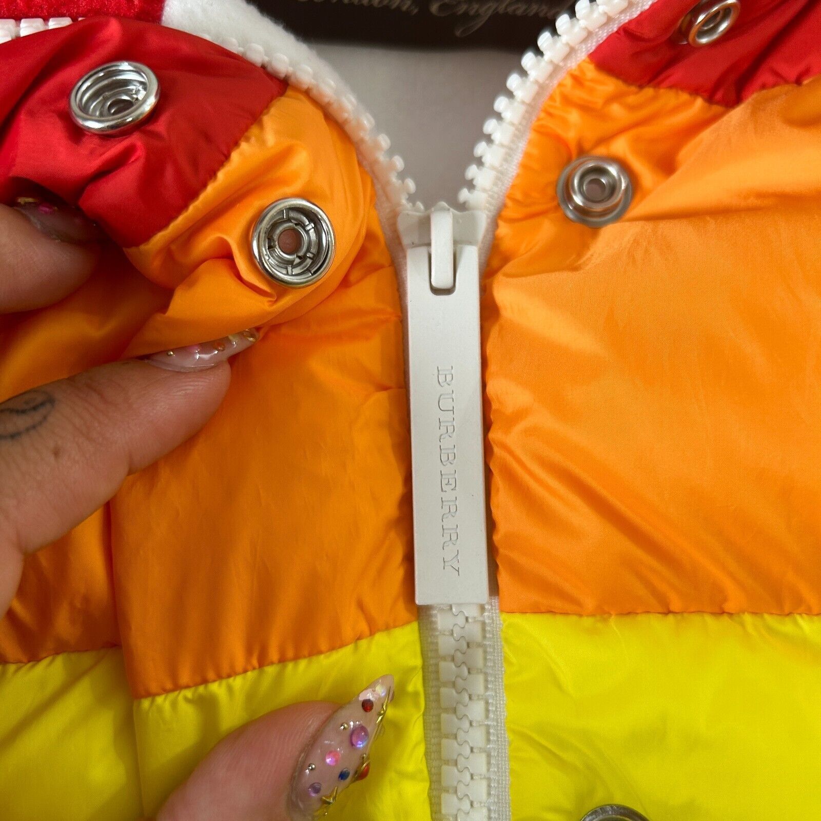 Burberry RARE Burberry Rainbow Stripe Quilted Puffer Vest Zip S Size S / US 4 / IT 40 - 9 Thumbnail
