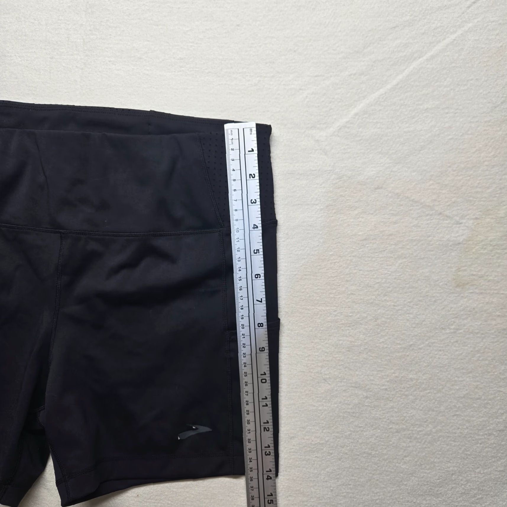 Brooks Brooks Athletic Shorts Solid Black XL Women Running Tennis Golf Sun Light Weight Pants Size 40" / US 18 - 4 Thumbnail