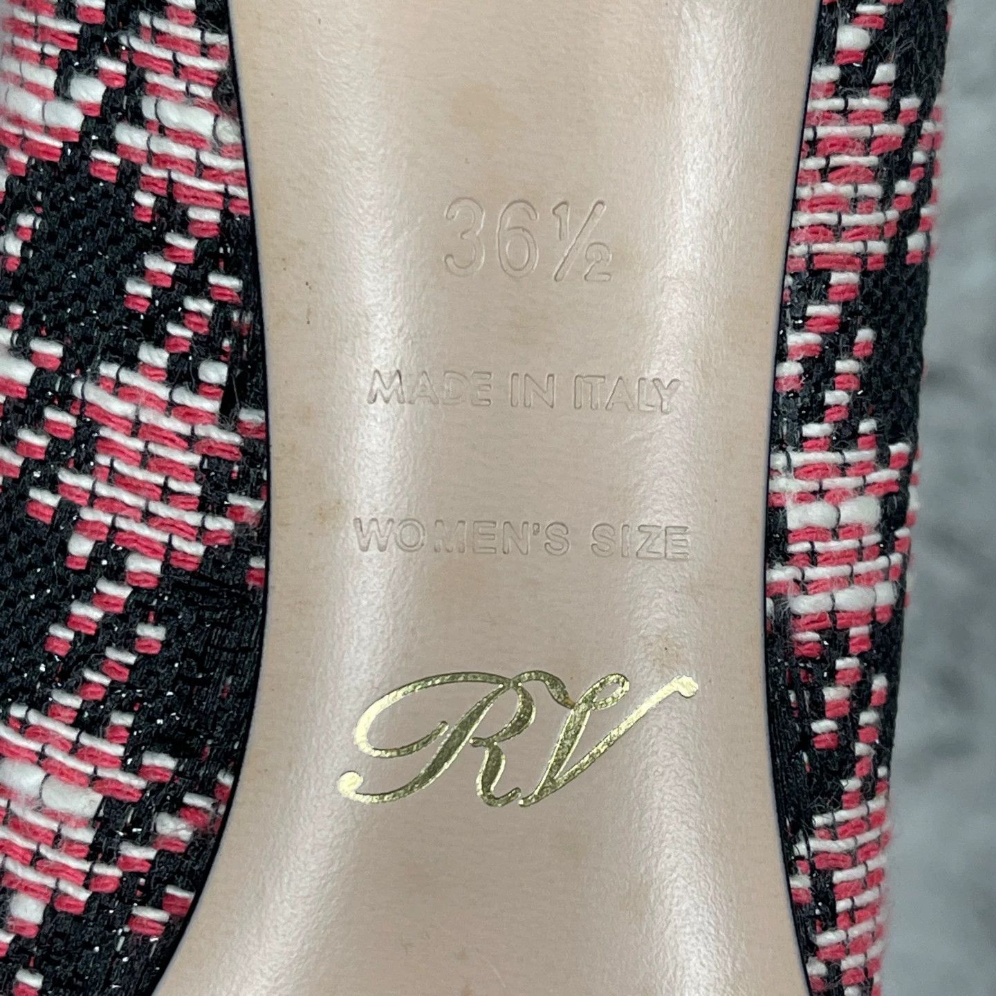 Roger Vivier Roger Vivier RV Crystal Buckle Heels Women's 36.5 Size US 5.5 / IT 35.5 - 9 Thumbnail
