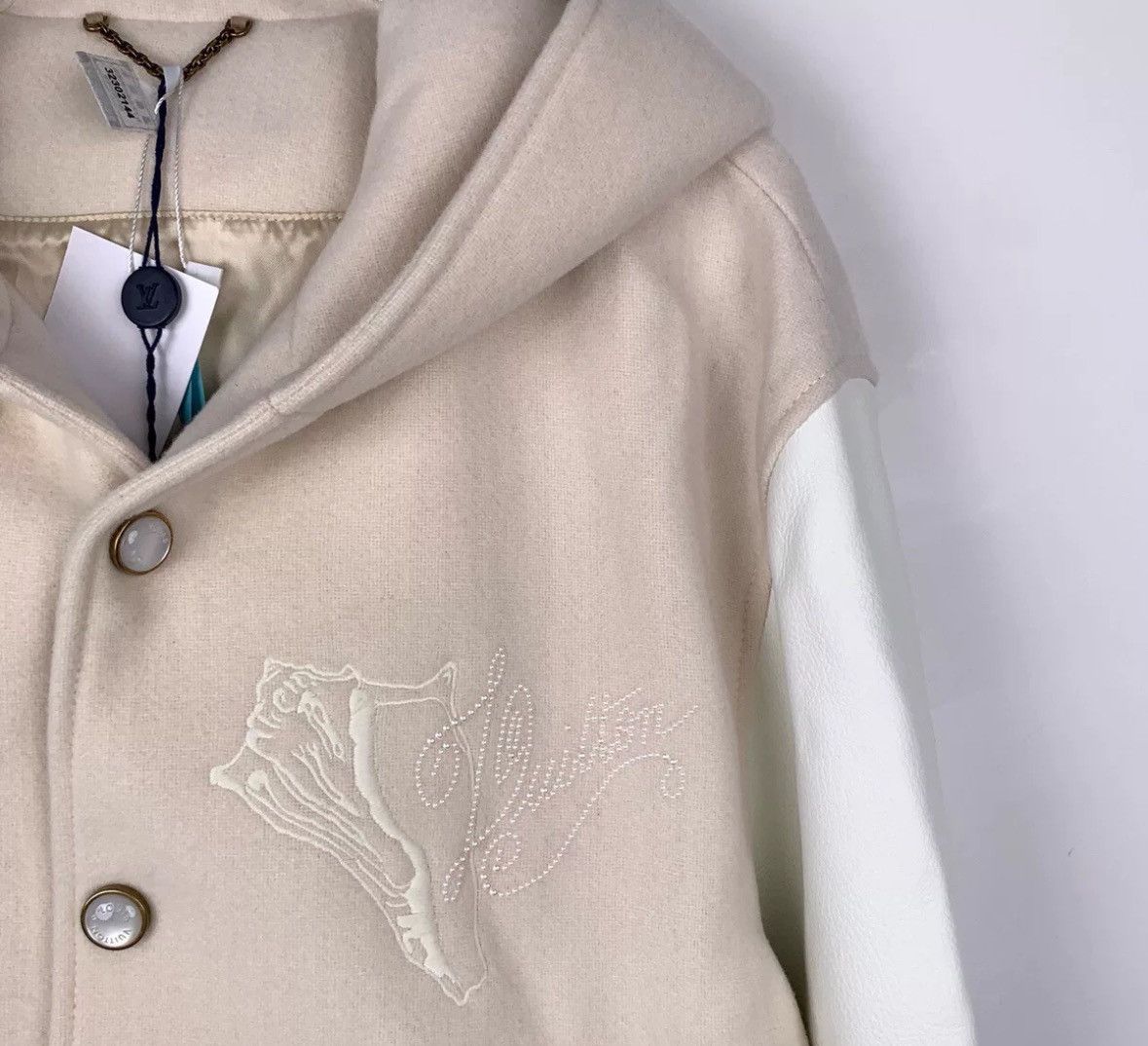 Louis Vuitton Louis Vuitton Lv 24 runway hooded beige sheepskin jacket Size US L / EU 52-54 / 3 - 3 Thumbnail