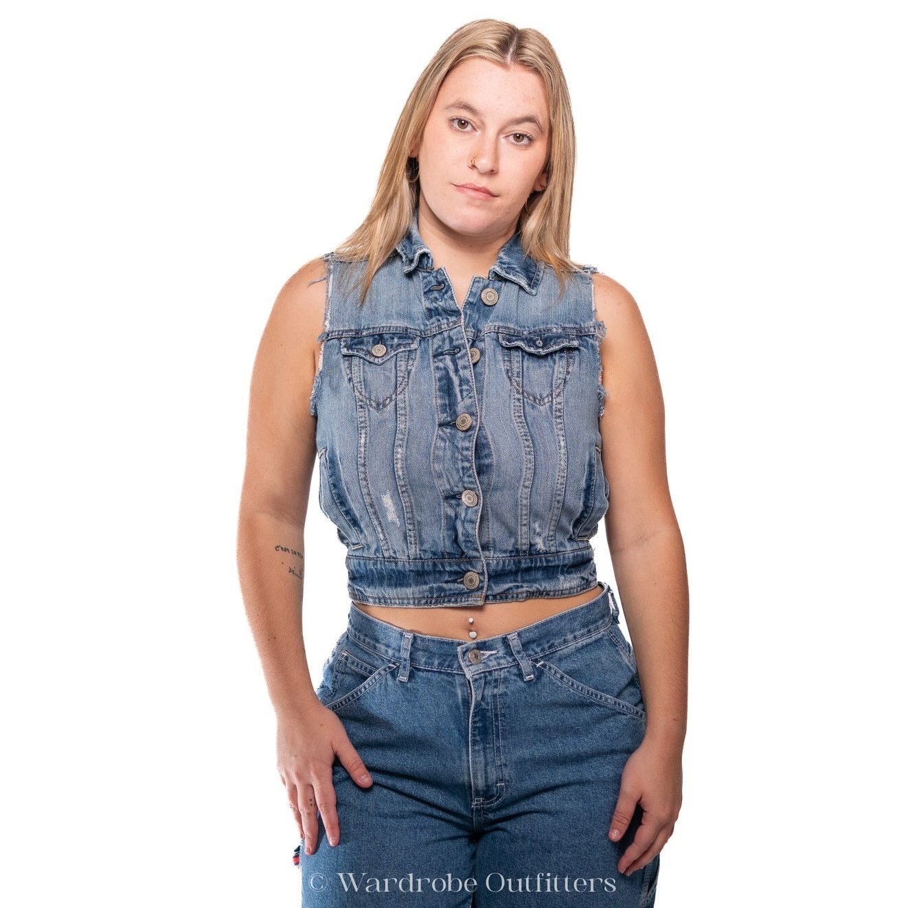 American Eagle Outfitters 2010 AEO Denim Cropped Cutoff Vest Size XS / US 0-2 / IT 36-38 - 3 Thumbnail