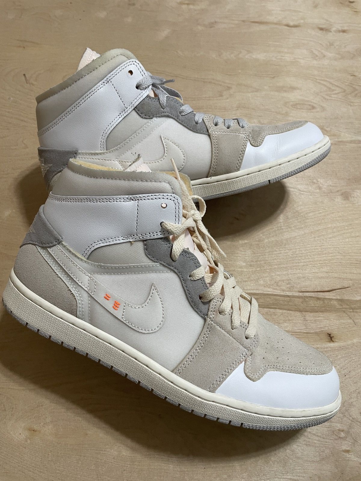 Jordan 1 Mid SE