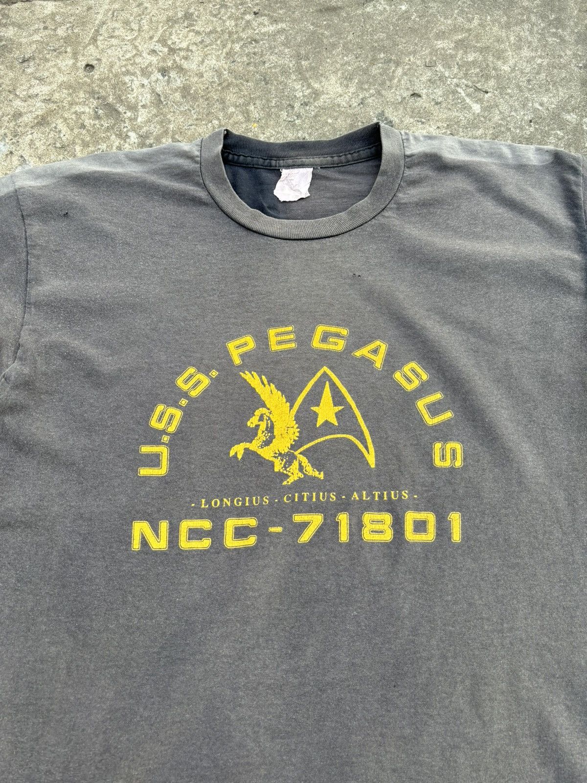 Star Wars Vintage Faded Star Trek Pegasus Singlestitch Tee Size US L / EU 52-54 / 3 - 2 Thumbnail