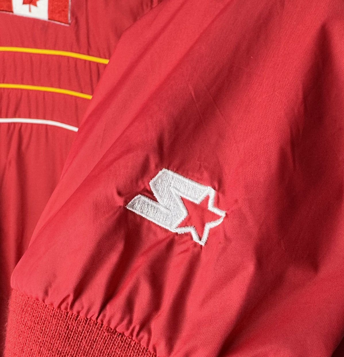Starter Calgary Flames NHL Nylon Zip Jacket Starter size XL Size US XL / EU 56 / 4 - 6 Thumbnail