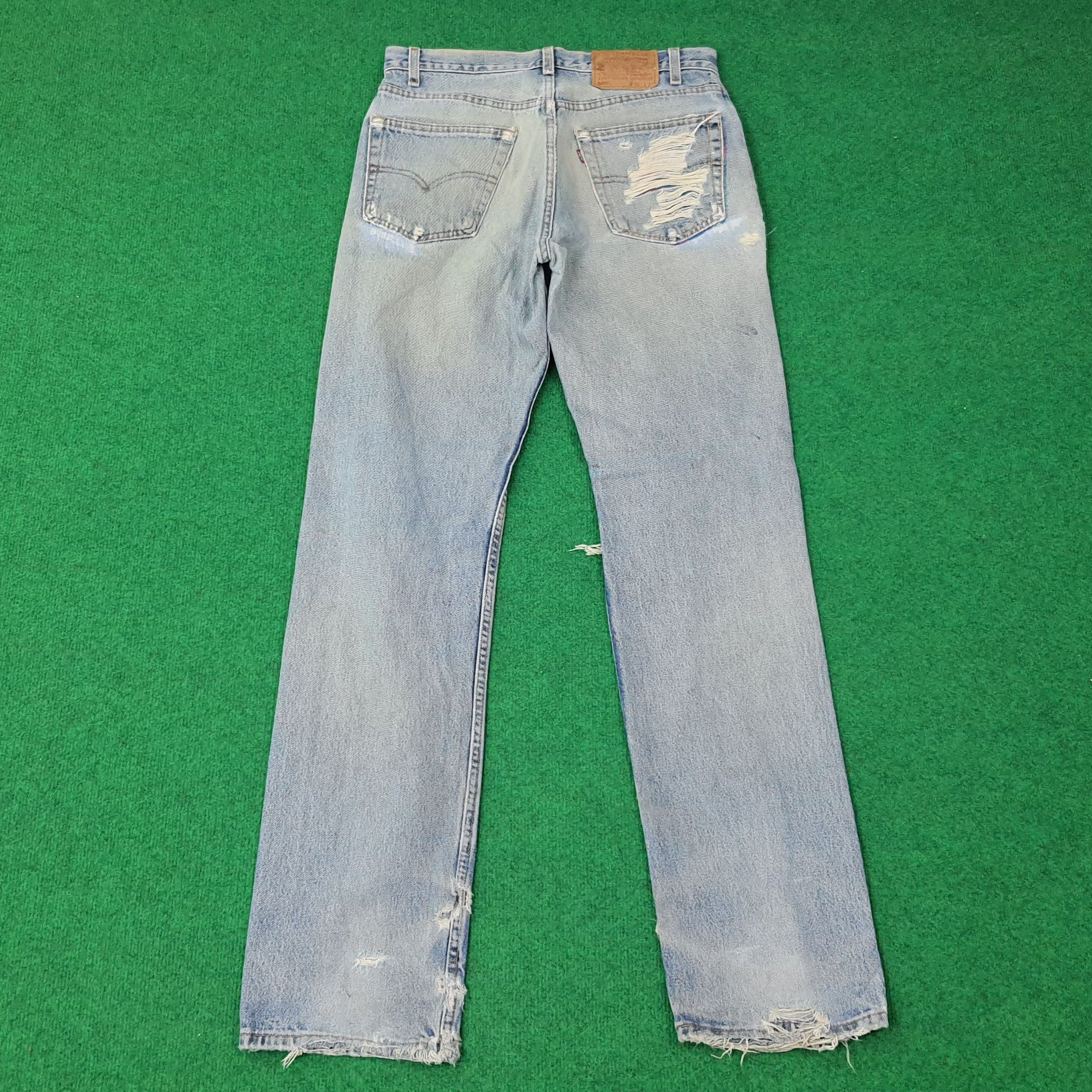 Levi's Vintage Levi's 505 Authentic Red Tab Destressed Jean C228N19 Size US 32 / EU 48 - 4 Thumbnail