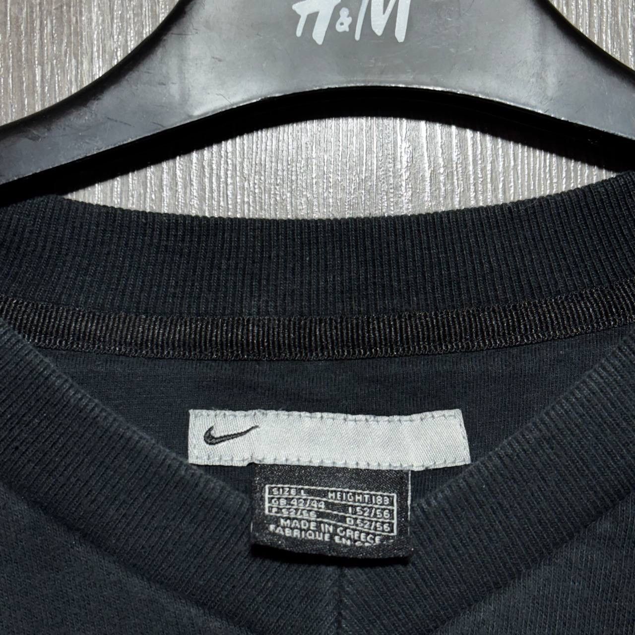 Nike Vintage Nike 00s Rare Sweatshirt Small Logo Black size L Size US L / EU 52-54 / 3 - 3 Thumbnail
