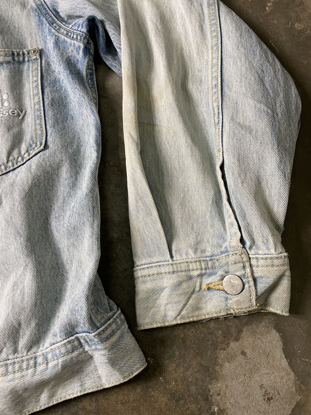 Anime × GU 2001 : A Space Odyssey X GU Denim Jacket Size US L / EU 52-54 / 3 - 5 Thumbnail