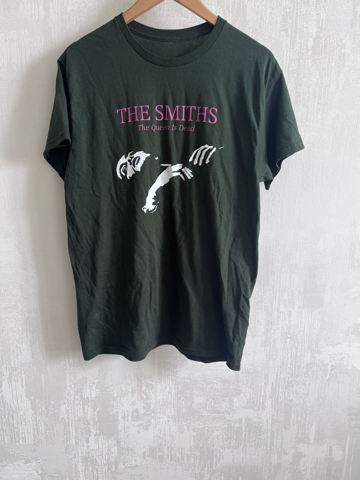 Band Tees Vintage 00s The Smiths Queen Is Dead Tee Size US L / EU 52-54 / 3 - 1 Thumbnail