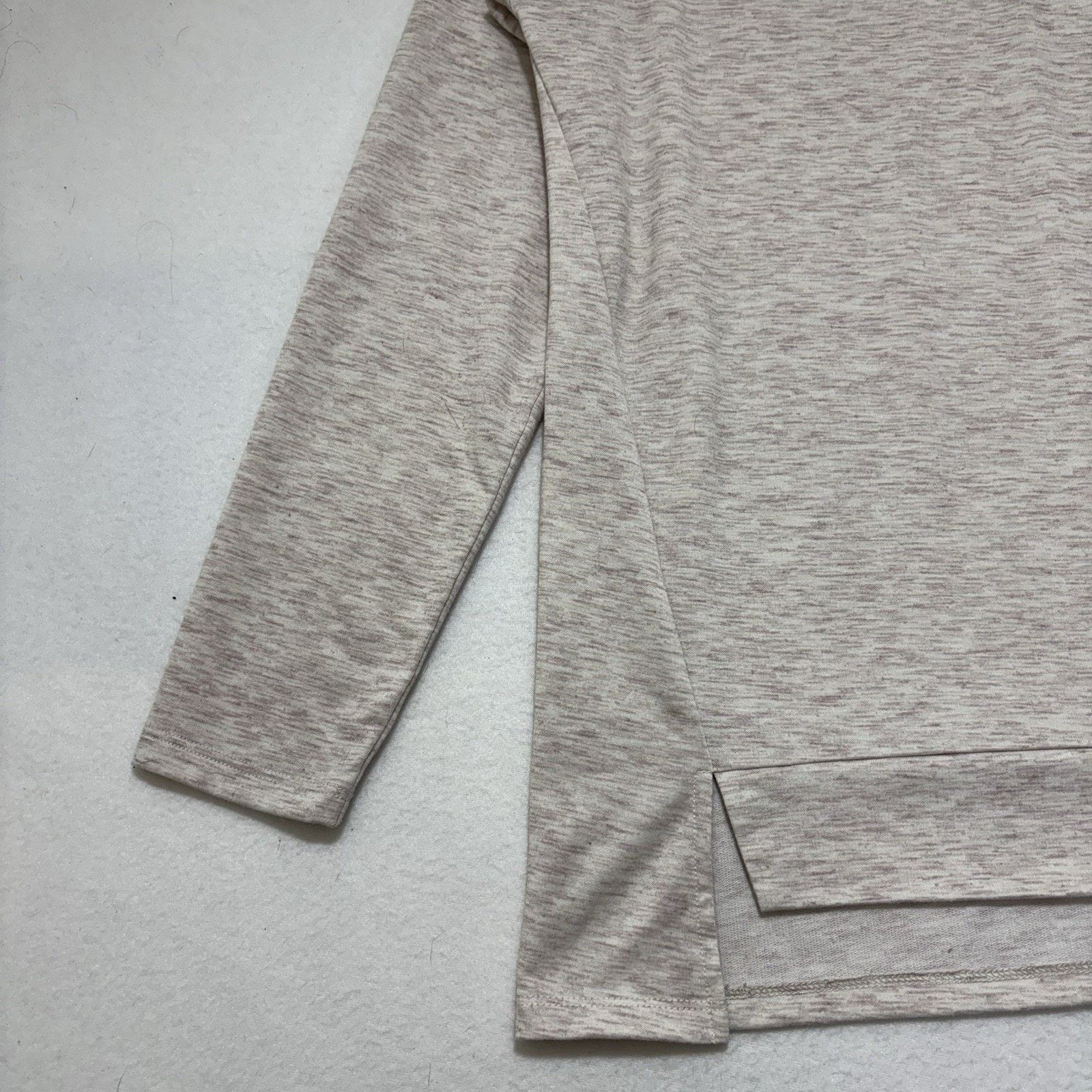 Other St. John's Bay Active Medium V-Neck Sweatshirt Beige Stretch Size M / US 6-8 / IT 42-44 - 6 Thumbnail