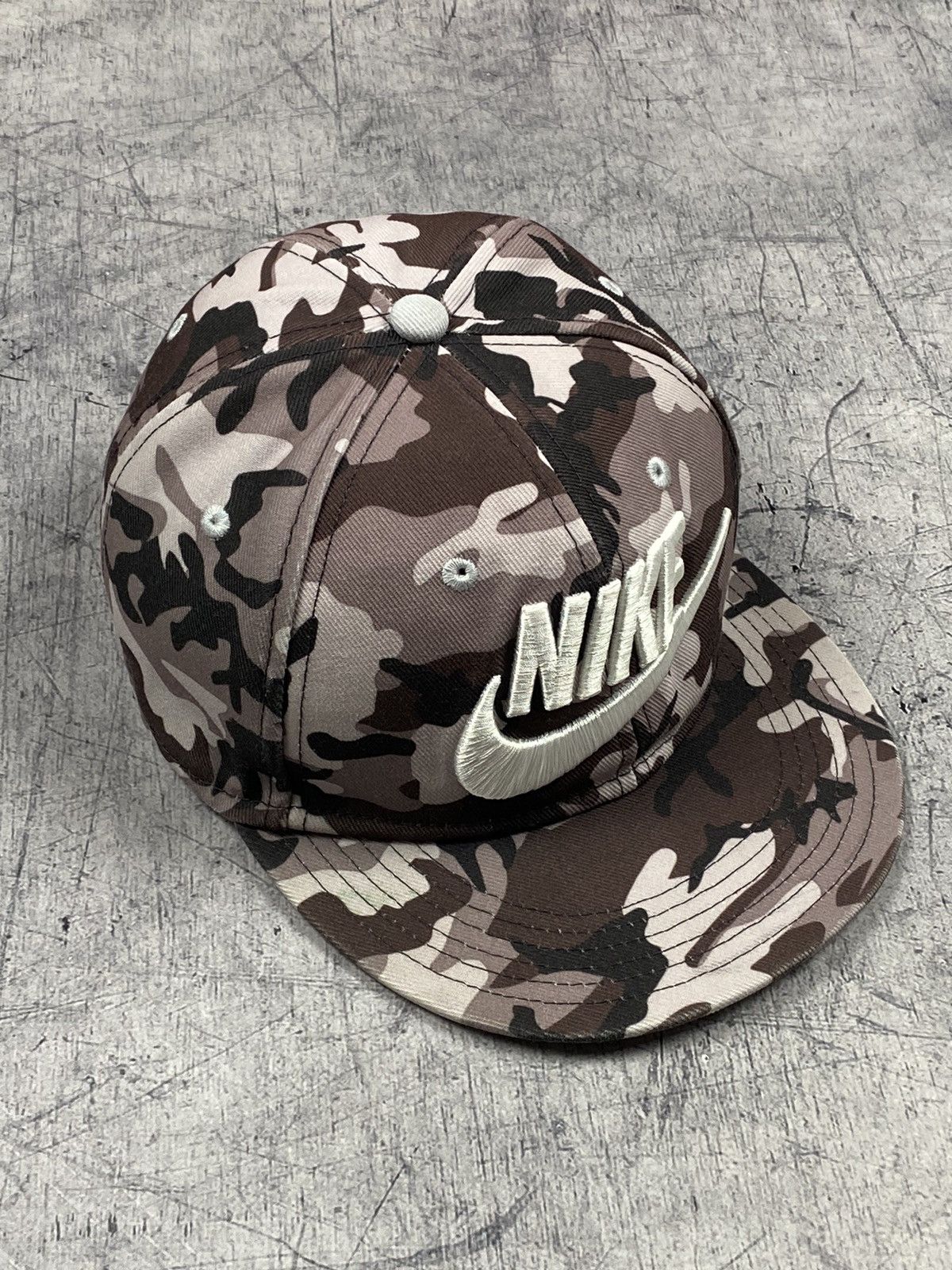 Nike Nike Y2K military print hype cap Size ONE SIZE - 3 Thumbnail