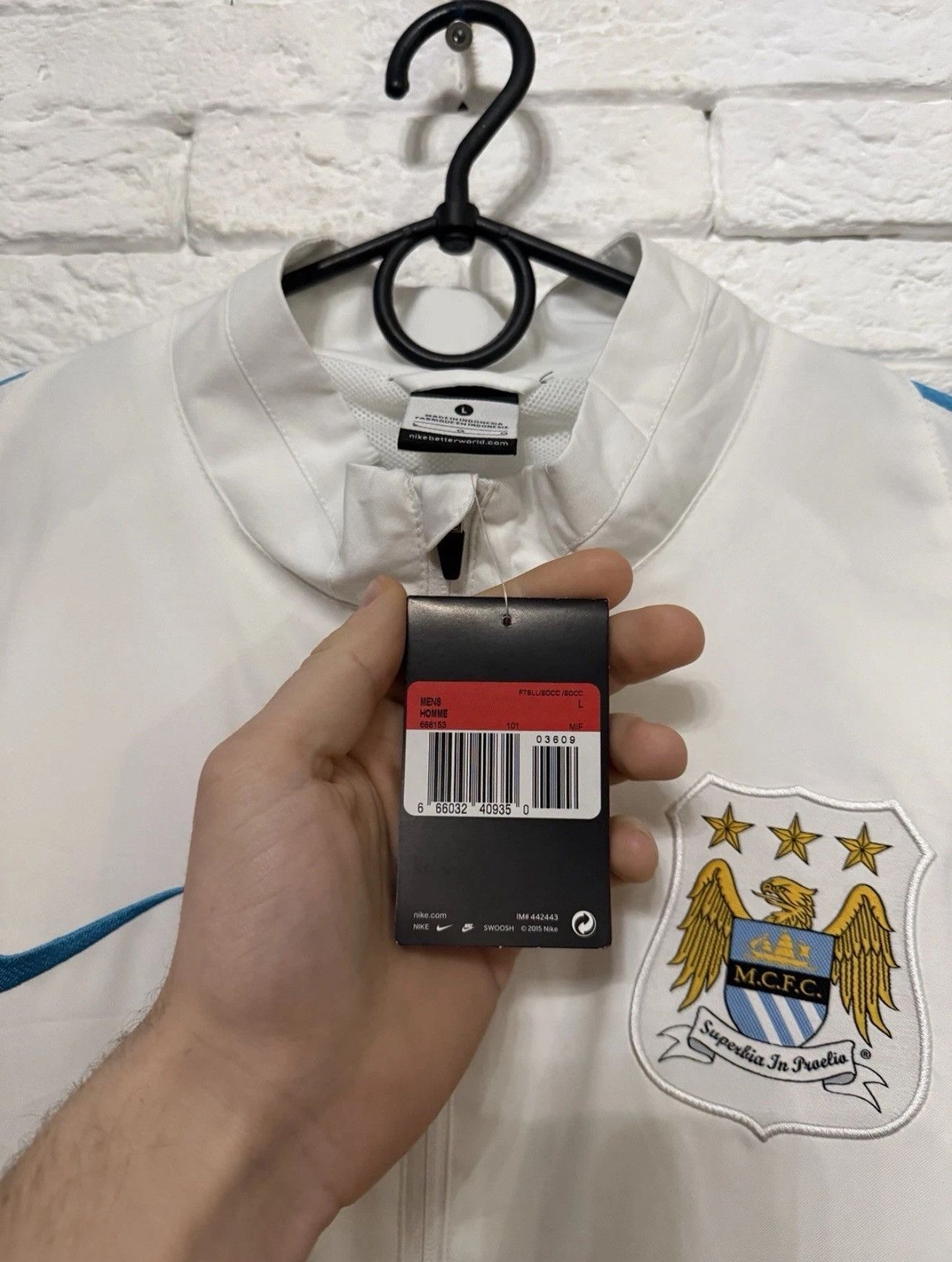 Nike Vintage Nike Manchester City Brand New Nylon Track Jacket Size US L / EU 52-54 / 3 - 6 Thumbnail