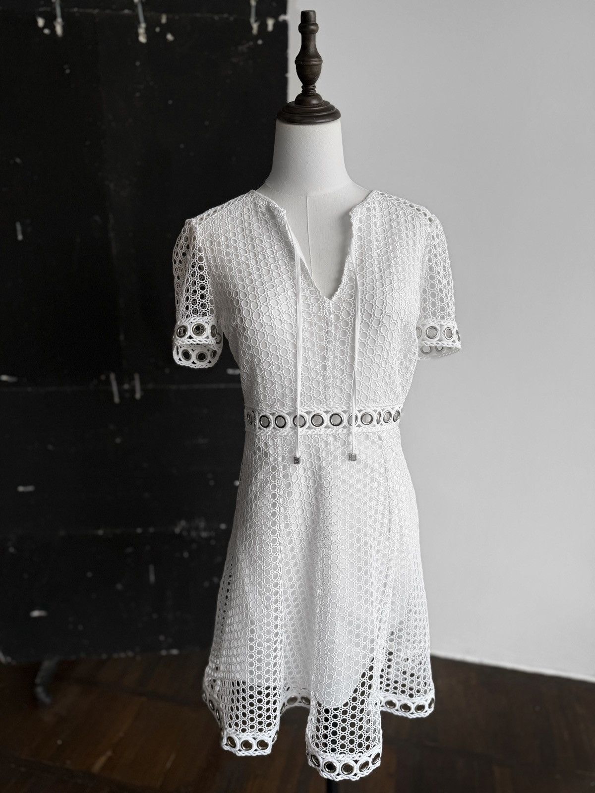 Michael Kors Michael Kors Womens White Lace Dress Grommet Detail Size S / US 4 / IT 40 - 5 Thumbnail