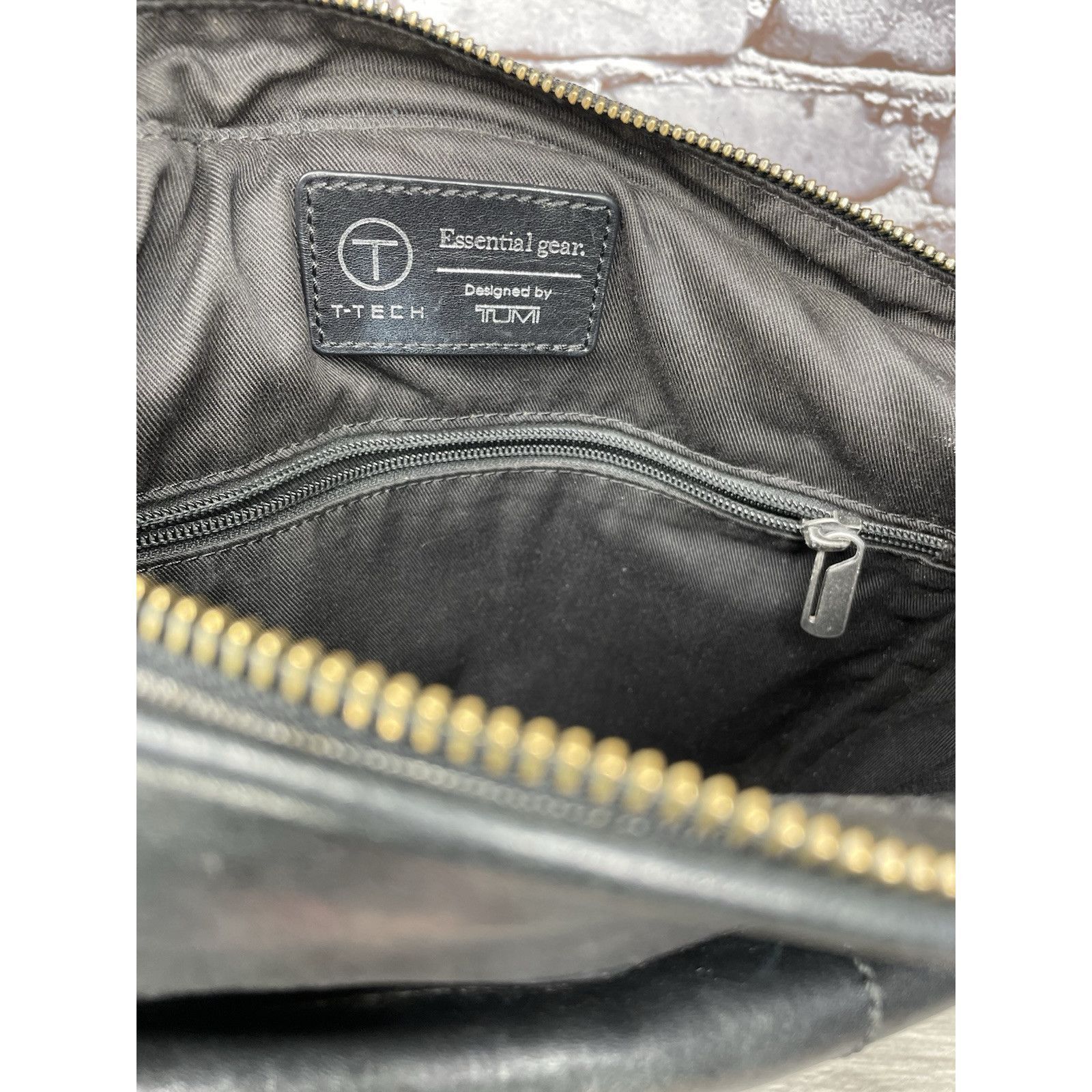 Tumi TUMI T Tech Black Leather Accents Men Messenger Bag Crossbod Size ONE SIZE - 21 Thumbnail