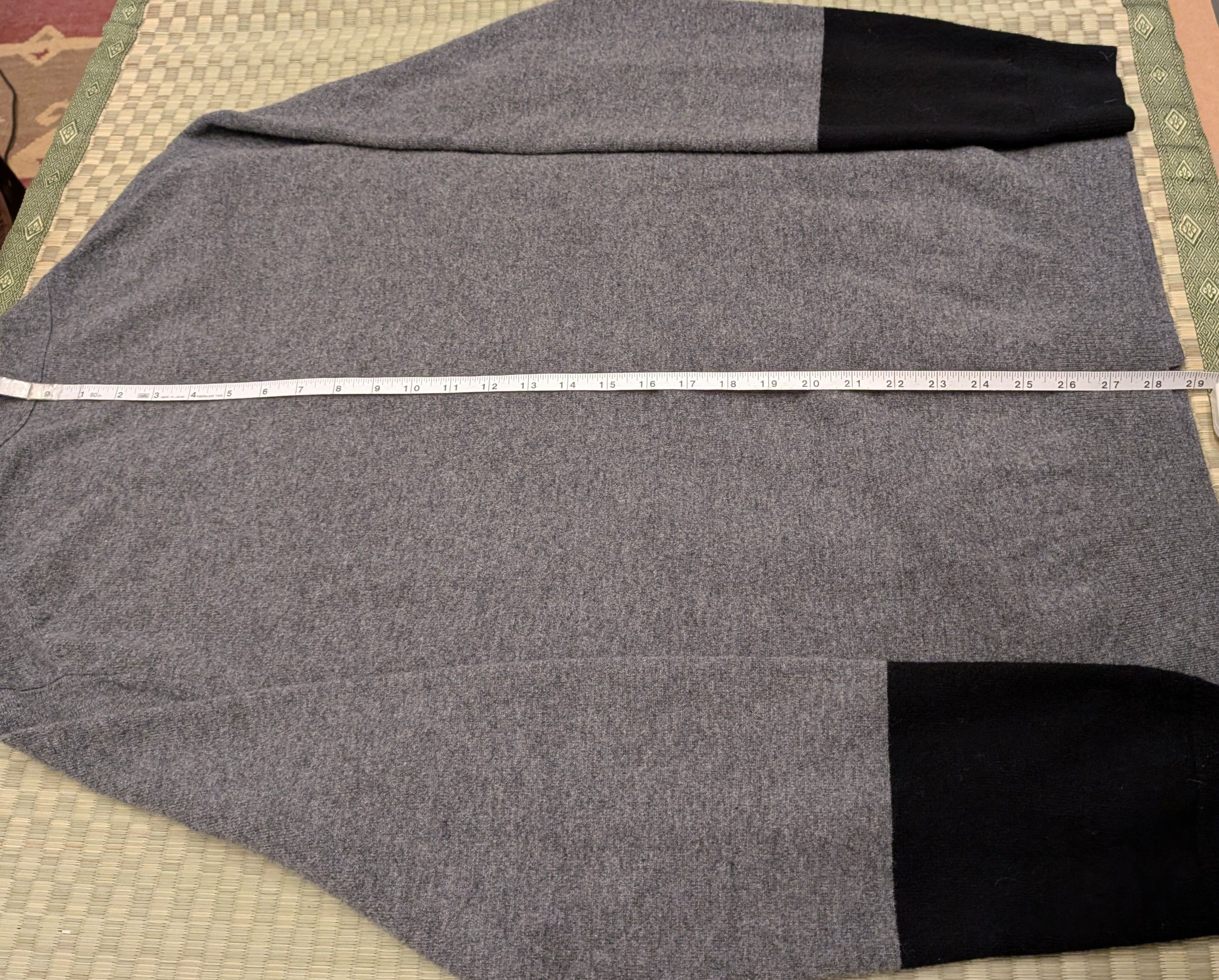 Comme des Garcons SHIRT Comme Des Garcons SHIRT CDG V-neck Contrast Wool Cardigan Size US XL / EU 56 / 4 - 7 Thumbnail