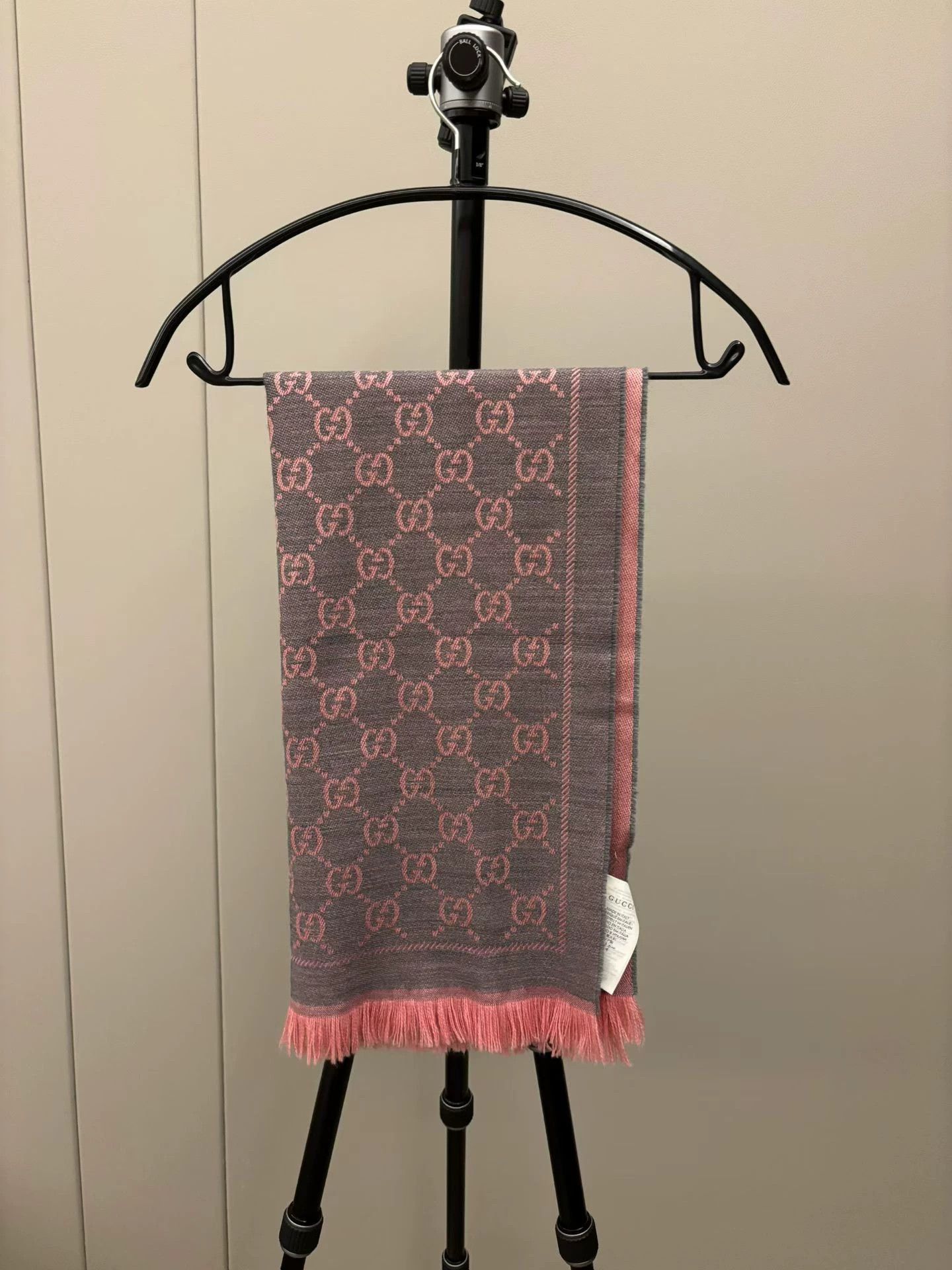 Gucci Brand new Gucci all-over print wool scarf Size ONE SIZE - 1 Thumbnail