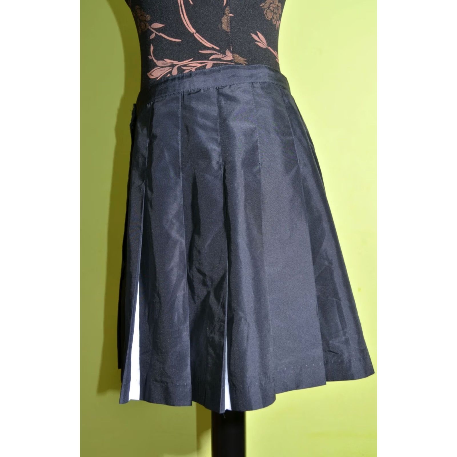 Nike Vintage NIKE Pleated Skirt XL Black IQ? Size 40" / US 18 - 4 Thumbnail