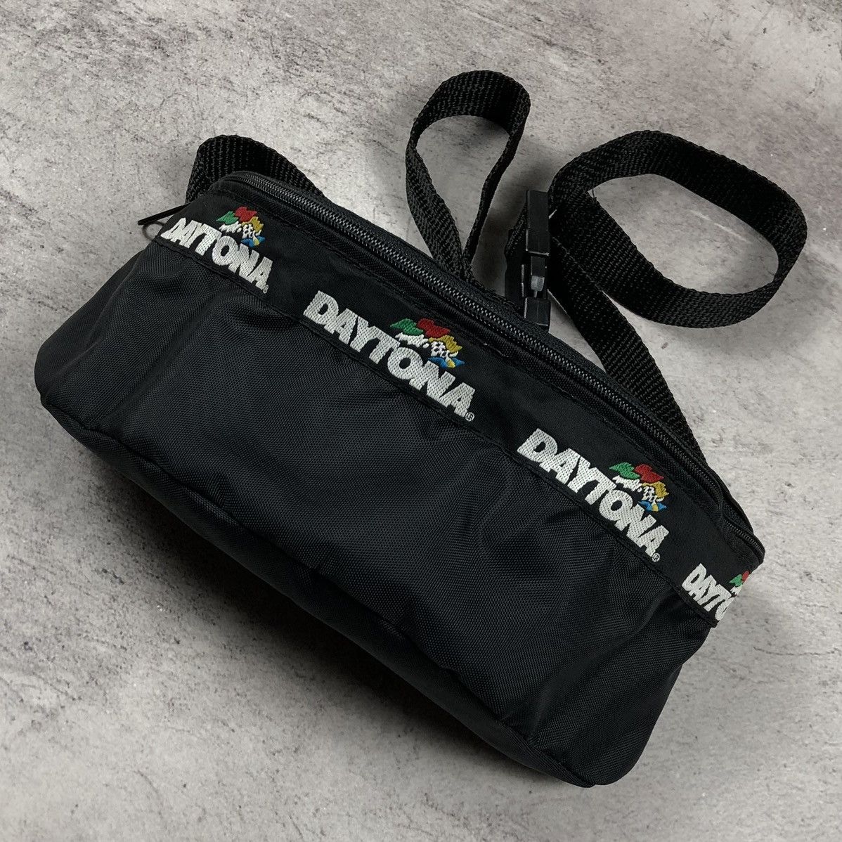 Vintage Vintage 90s Daytona USA Waist Bag Size ONE SIZE - 3 Thumbnail
