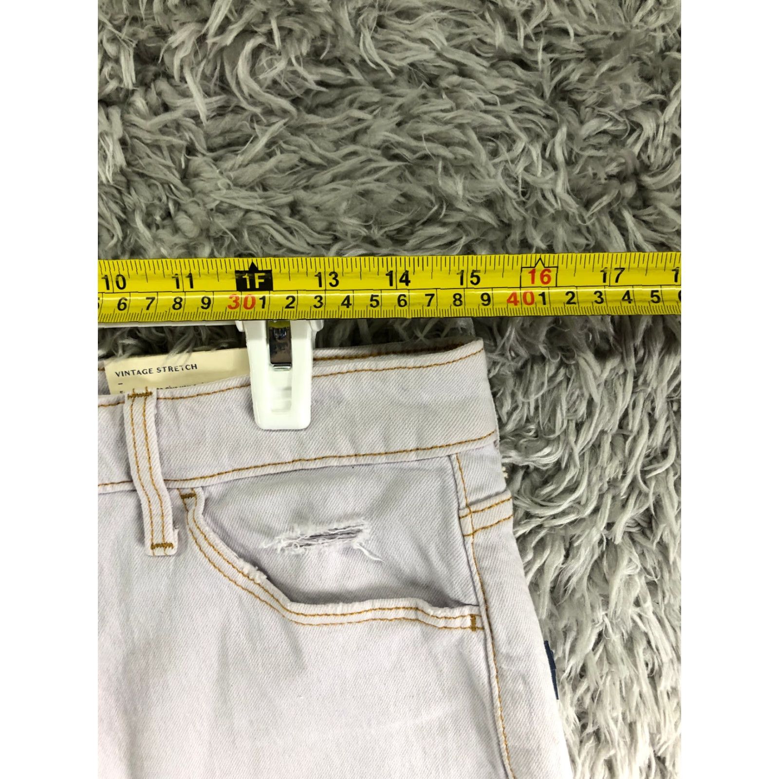 Vintage VINTAGE Universal Thread Midi Shorts Womens Size 8 White Denim Jean Shorts Size 30" / US 8 / IT 44 - 2 Thumbnail