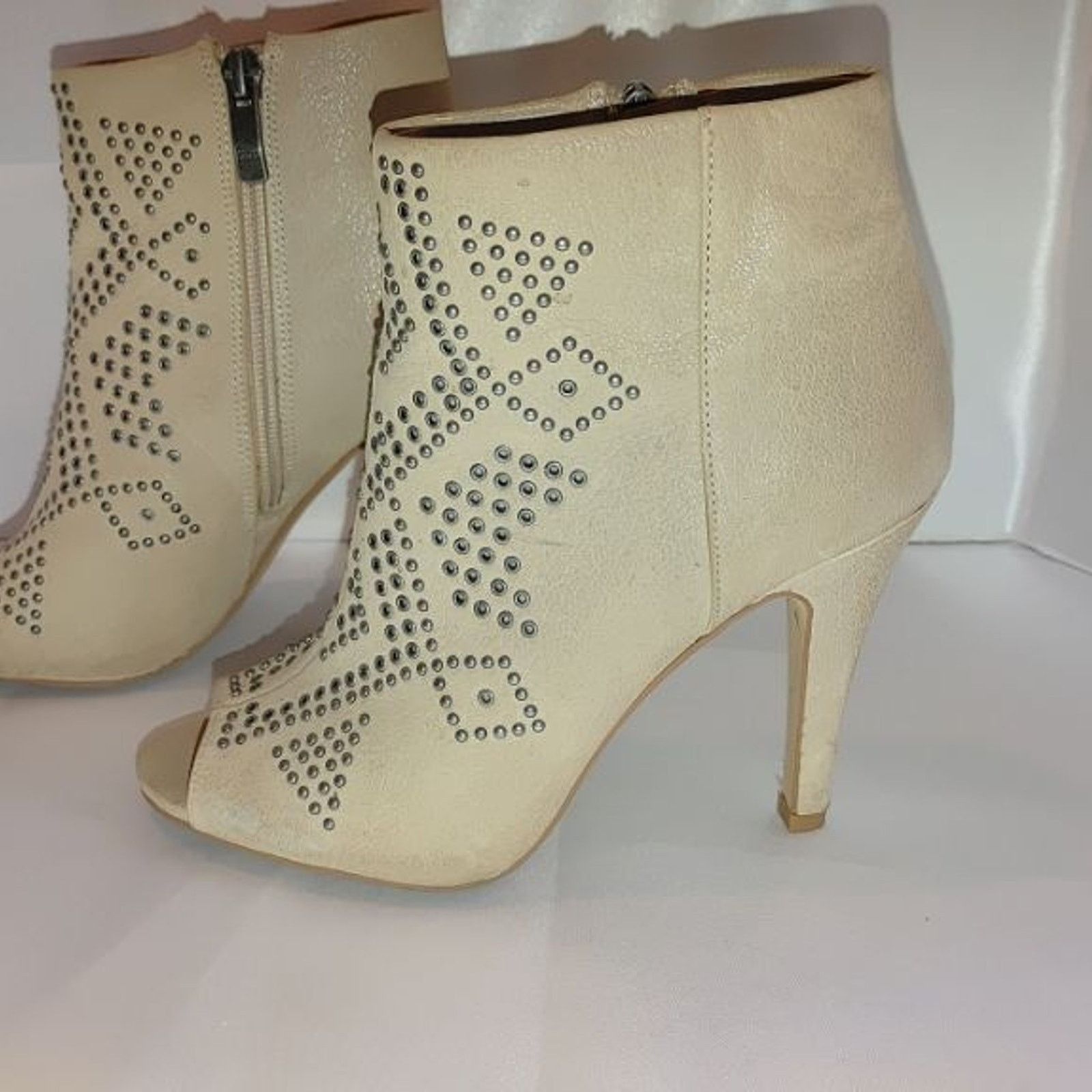 Vince Camuto Vince Camuto Kanster Beige Leather Peep Toe Booties Size 6 Size US 6 / IT 36 - 3 Thumbnail