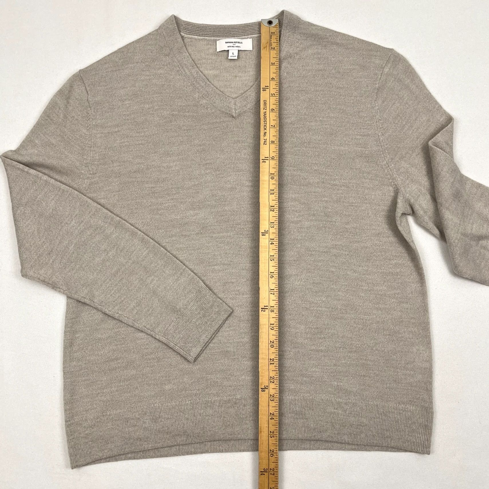 Banana Republic Banana Republic Sweater Mens L Sand Brown Merino Wool V-Neck Pullover Academia Size US L / EU 52-54 / 3 - 4 Thumbnail