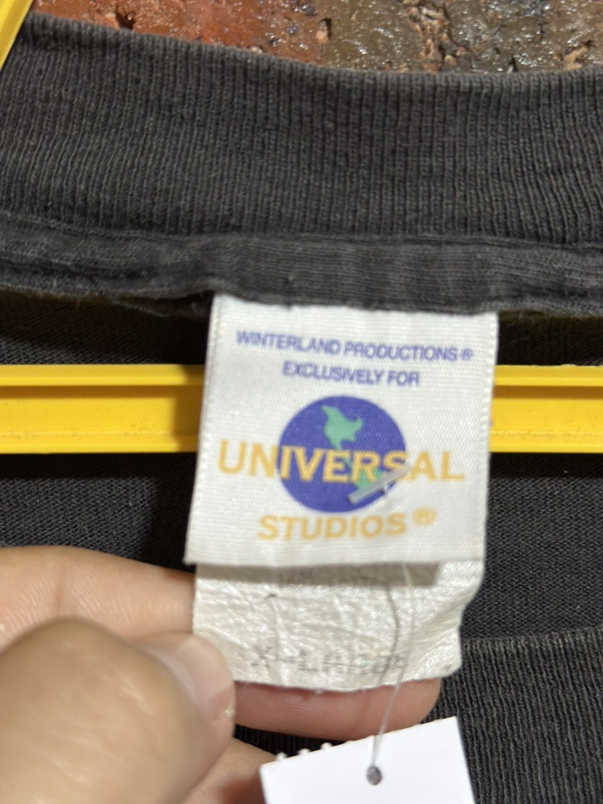 Universal Studios × Vintage Vintage Universal Studios Hollywood Sun Faded Tee Size US XL / EU 56 / 4 - 4 Thumbnail