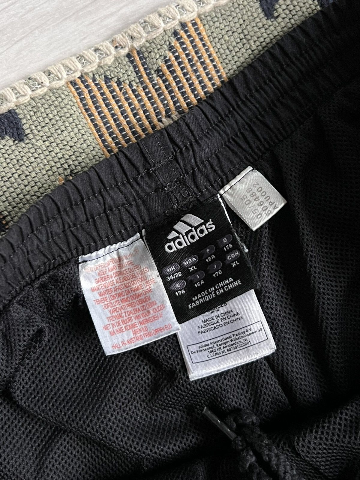 Adidas Vintage Adidas 3 Stripes Nylon Hype BaggyPants Size US 34 / EU 50 - 13 Thumbnail