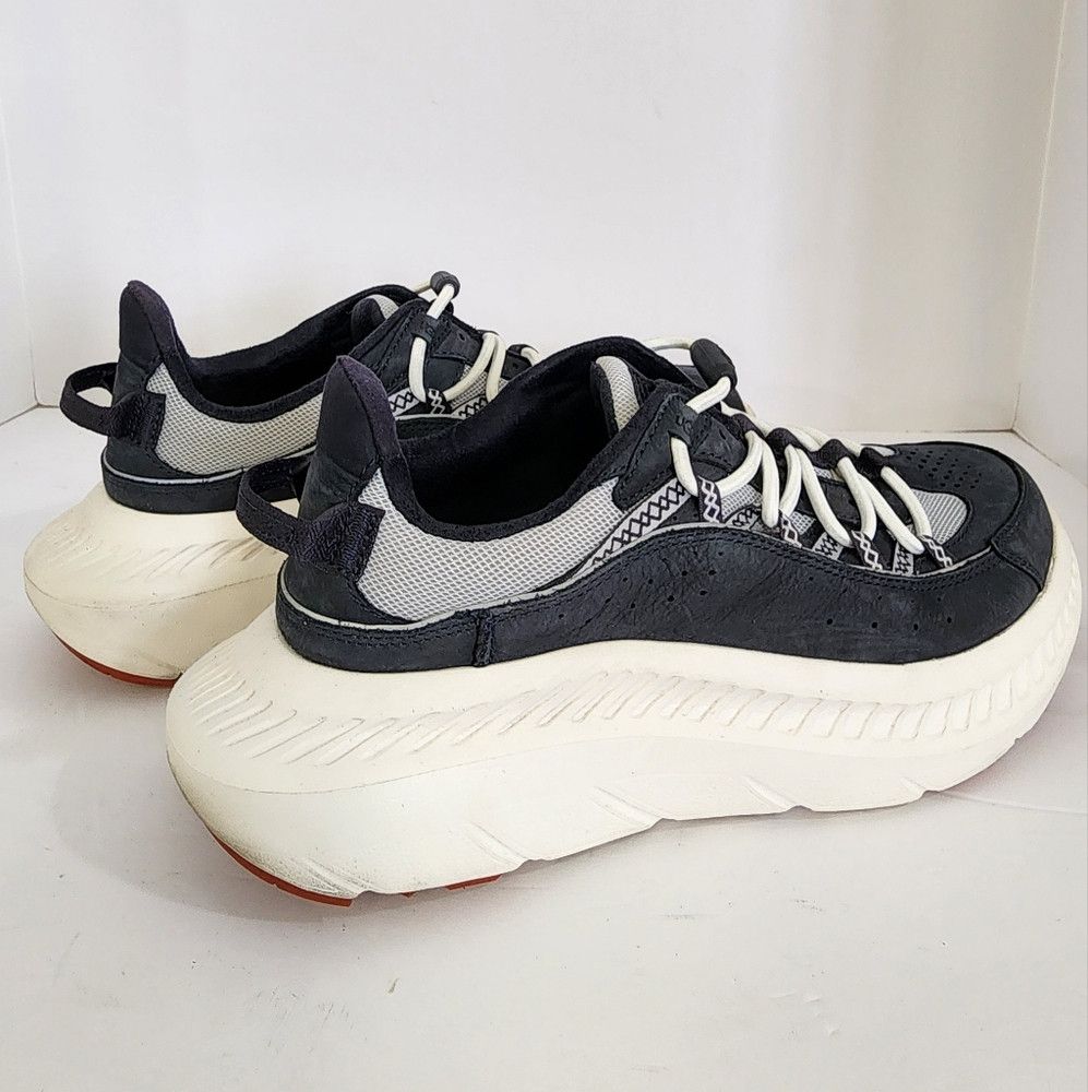 Ugg UGG Men's Gray/White Low-Top Sports Casual Shoes CA805 V2 R Size US 8.5 / EU 41-42 - 2 Thumbnail