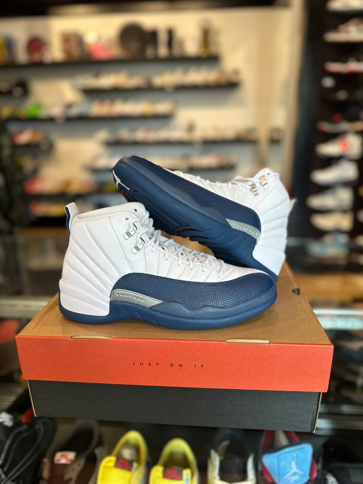 Jordan Brand Jordan 12 Retro French Blue 2025 DS OG Size US 11.5 / EU 44-45 - 1 Thumbnail