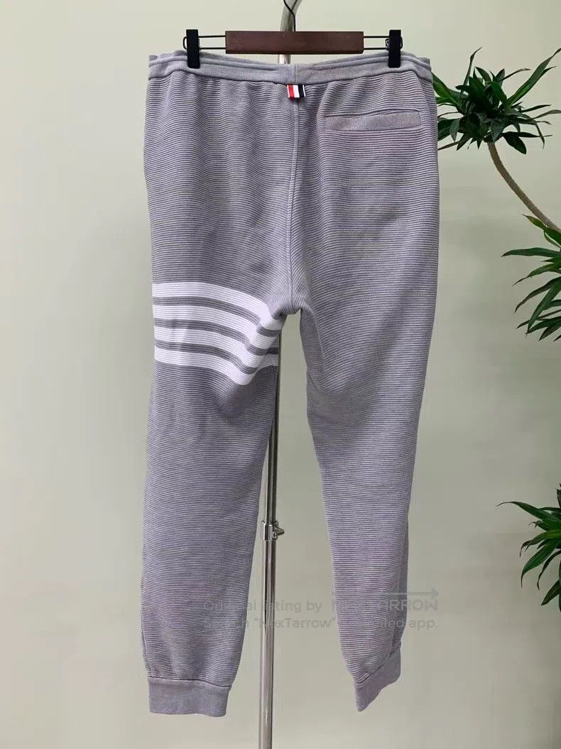 Thom Browne Thom Browne size 2 Shoehorn knit joggers Size US 40 / EU 56 - 2 Thumbnail