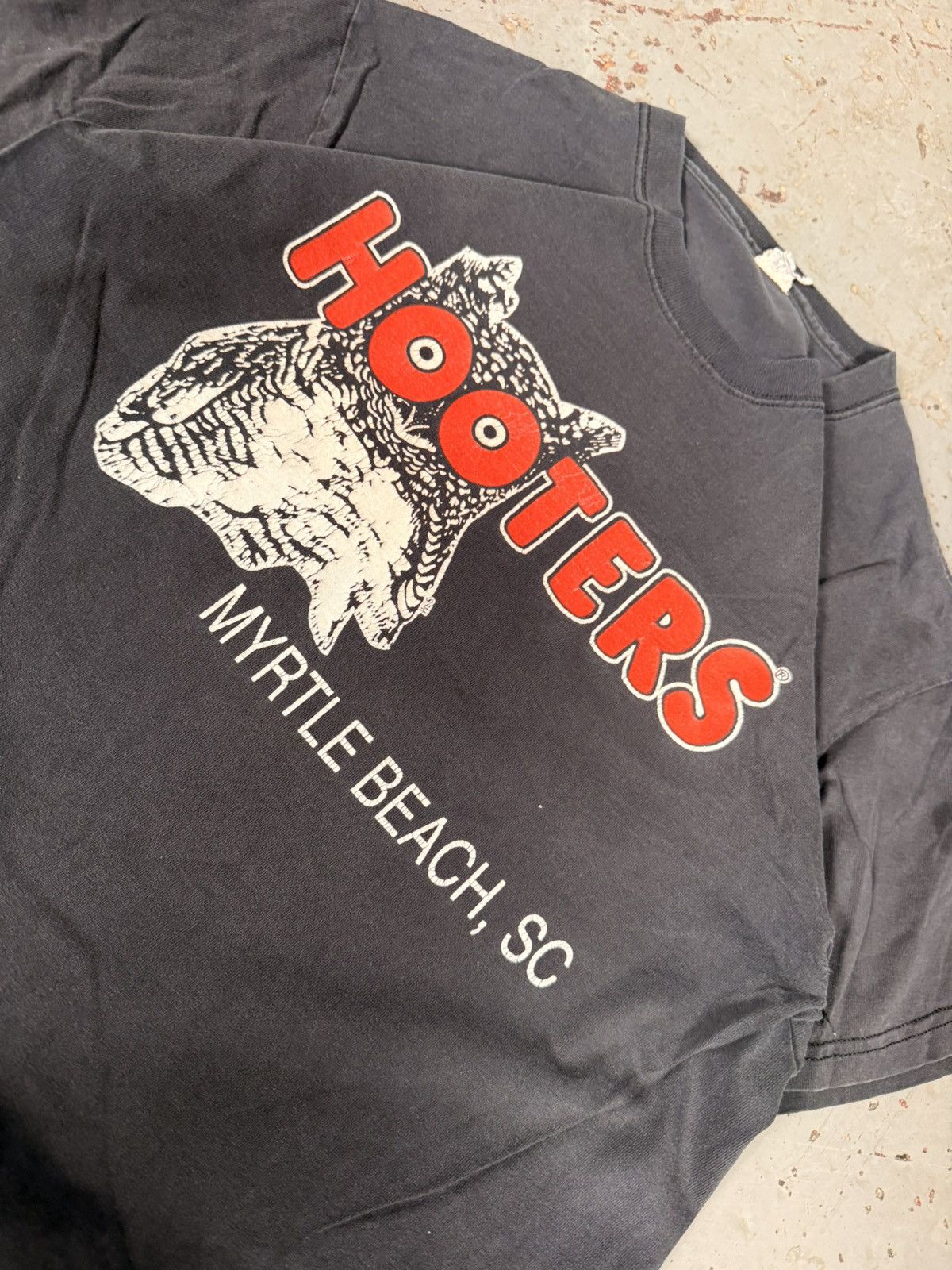 Vintage Vintage Hooters Myrtle Beach Tee Size US XL / EU 56 / 4 - 2 Thumbnail