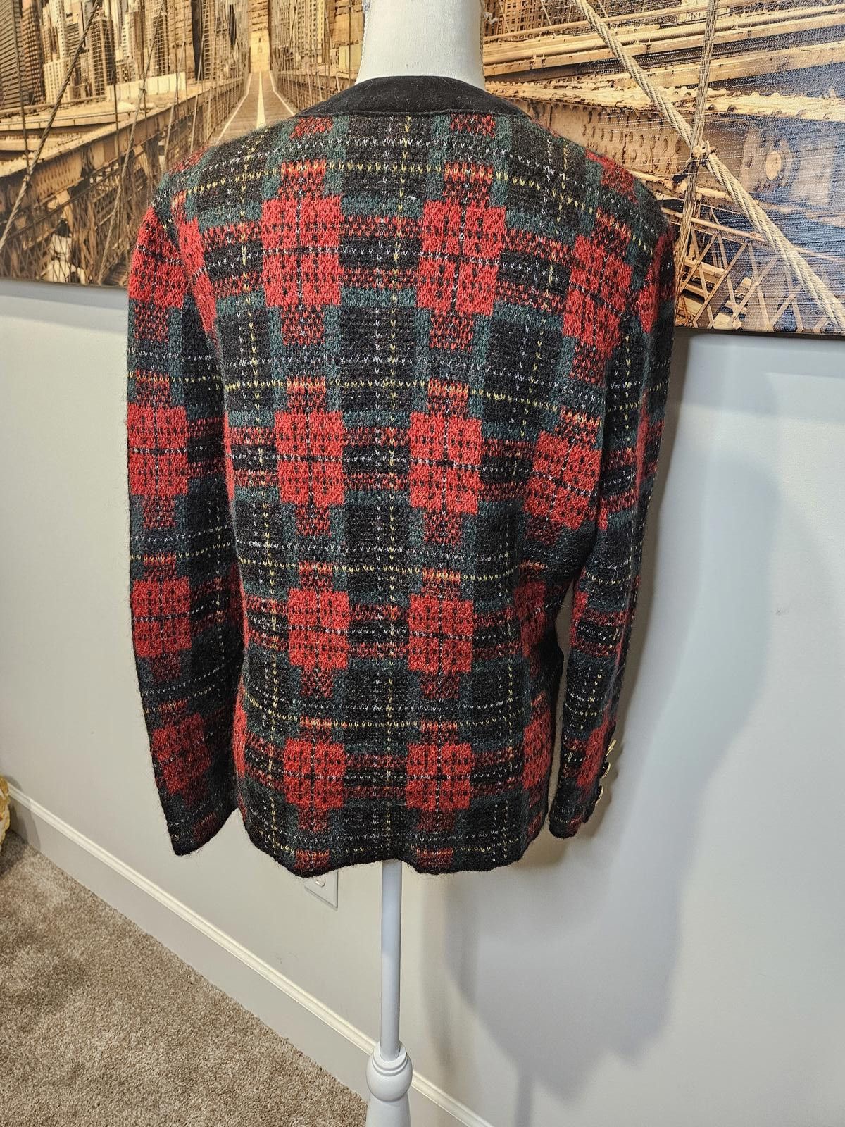 Designer Doncaster Vintage Classic Plaid Cardigan with Gold Buttons Size M / US 6-8 / IT 42-44 - 4 Thumbnail