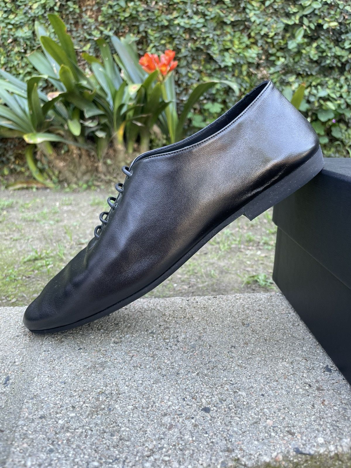 Saint Laurent Paris Saint Laurent Paris Lace Up Leather Shoes Black Low Top Size US 8 / EU 41 - 2 Thumbnail