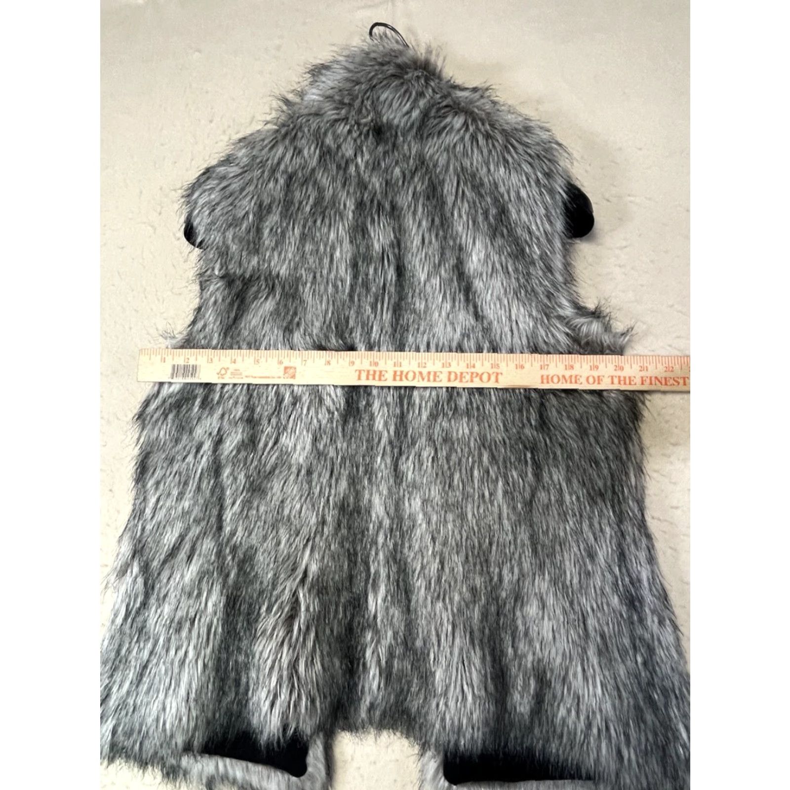 White House Black Market White House Black Market Vest Women Medium Gray Lined Faux Fur Sleeveless Wrap Hook & Eye Regular Mens Womens Girls Size M / US 6-8 / IT 42-44 - 4 Thumbnail
