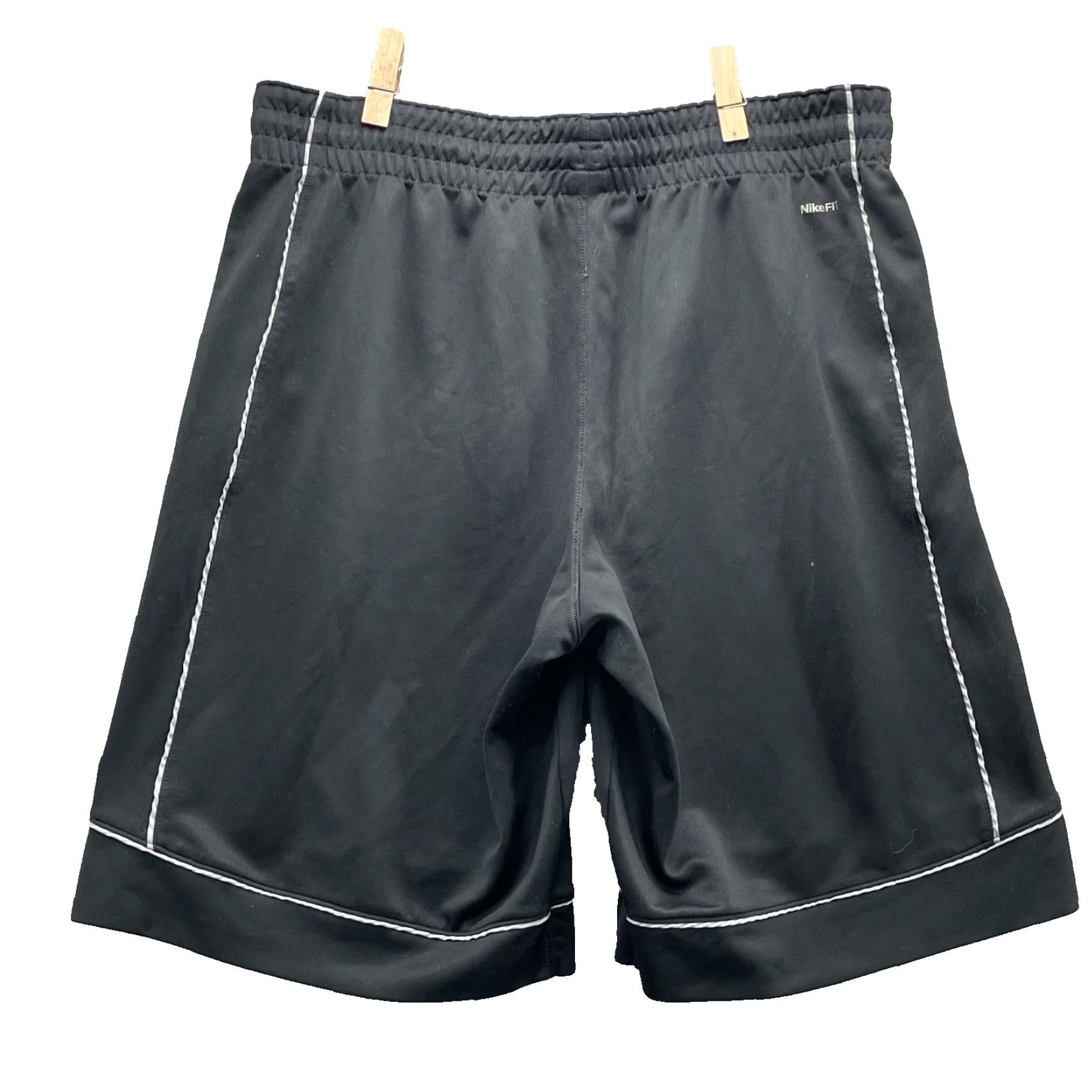 Nike VINTAGE Nike Basketball Shorts Men Large Athletic Retro Training 90s Sportswear Shorts Size US 33 - 2 Thumbnail