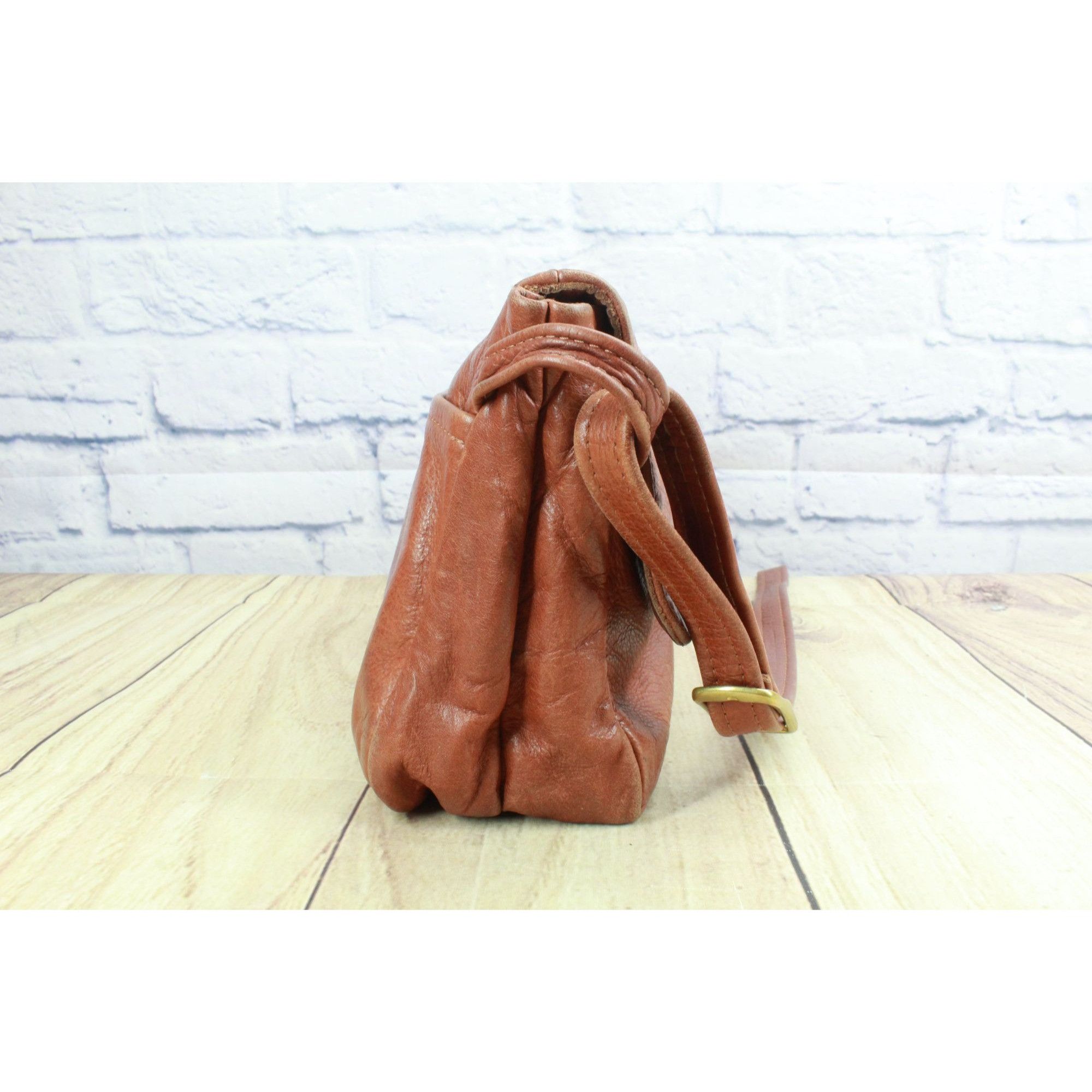 Other Beggar’s Pouch Leather Women's Leather Flap Shoulder Bag Size ONE SIZE - 9 Thumbnail