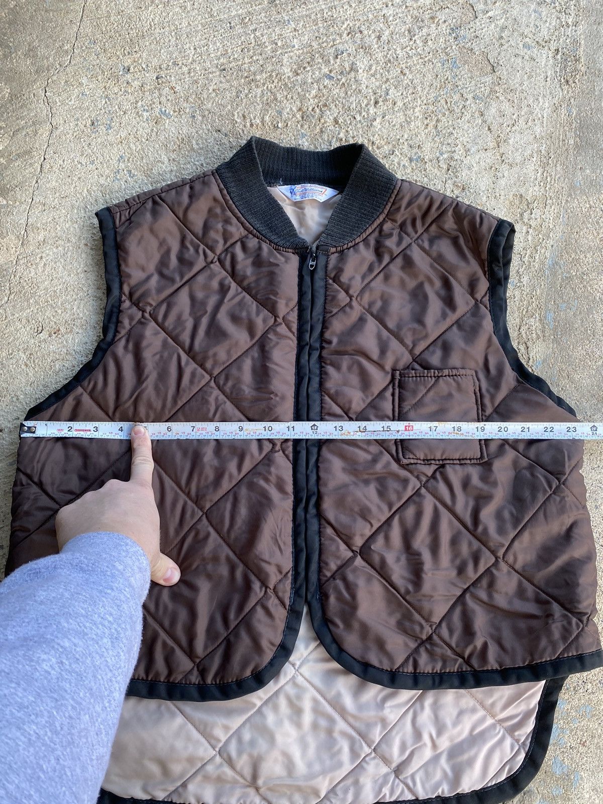 Vintage Vintage Brown Quilted Puffer Vest Size US L / EU 52-54 / 3 - 10 Thumbnail