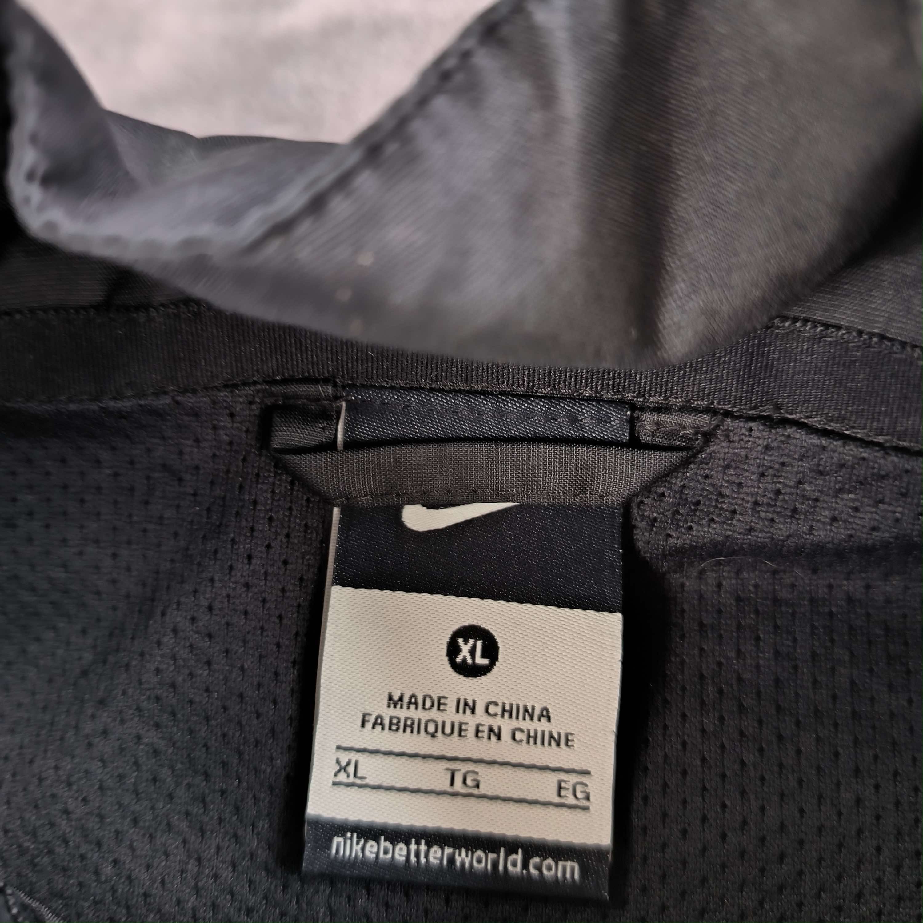 Nike Juventus 2011-12 Nike football track top size XL Size US XL / EU 56 / 4 - 5 Thumbnail