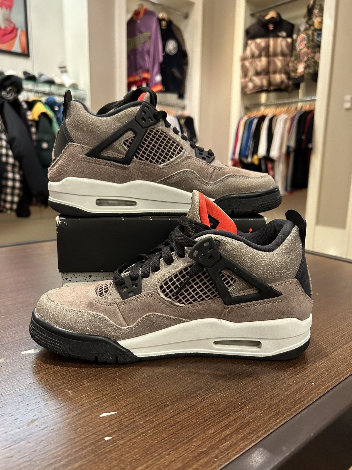 Jordan Brand Jordan 4 Retro GS “Taupe Haze” Size US 7 / EU 40 - 2 Thumbnail