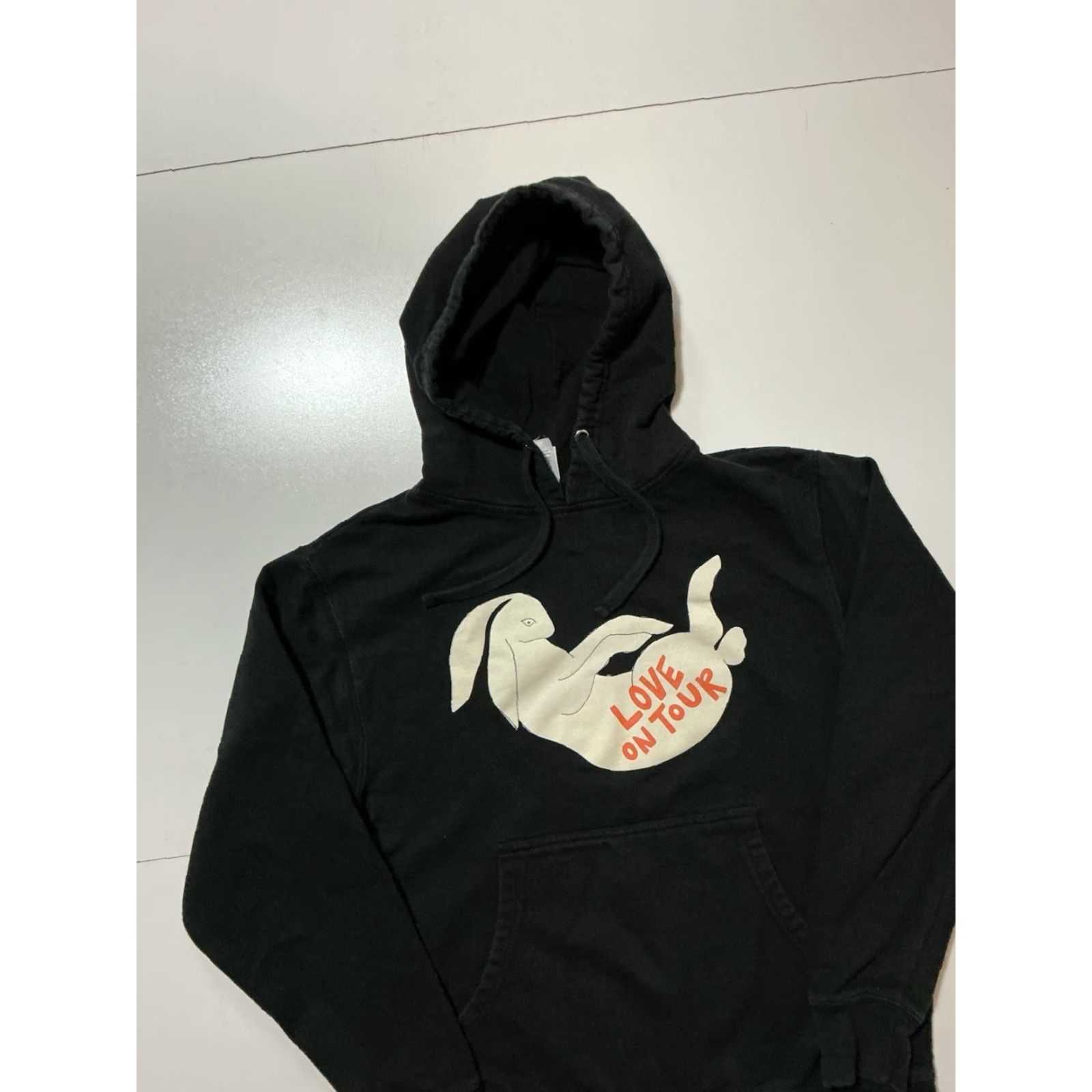 Vintage VINTAGE Harry Styles Love On Tour Bunny Rabbit Official Merch Black Pullover Hoodie Sz.S Mens Pullover Hoodie Bunny Rabbit Love On Tour 90s? Size US S / EU 44-46 / 1 - 3 Thumbnail